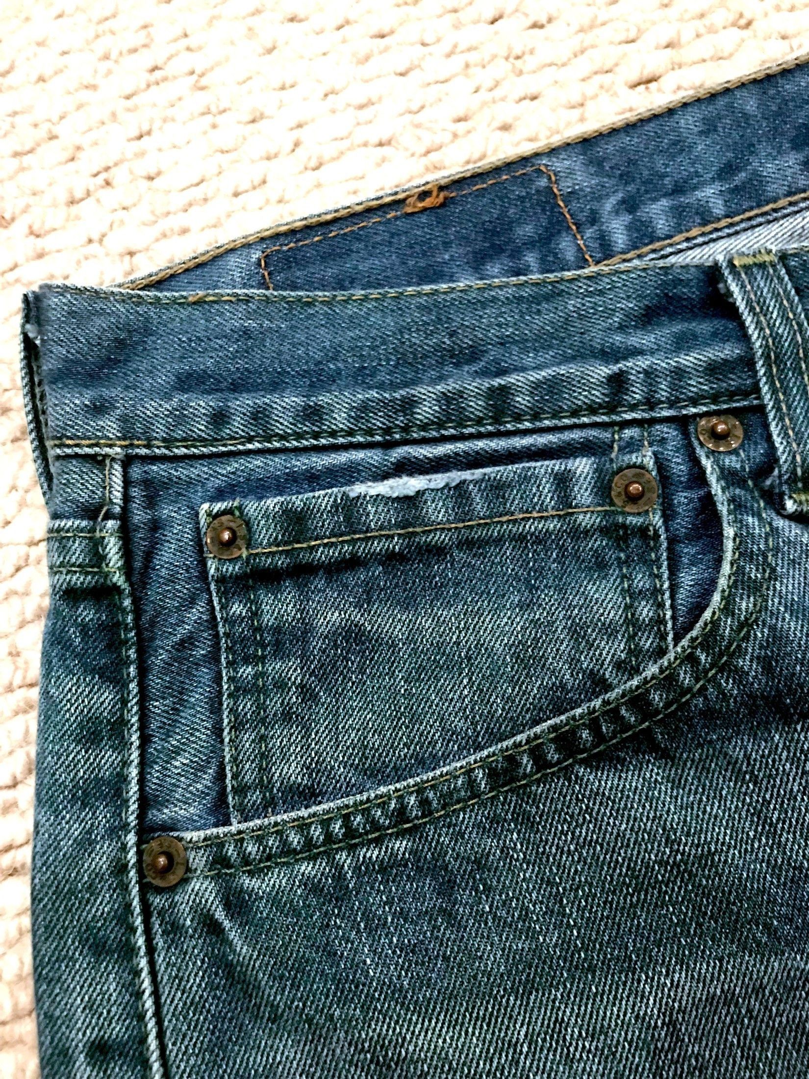 Levi's VINTAGE INDIGO BLUE DISTRESSED DRY DENIM JEANS Size US 32 / EU 48 - 17 Thumbnail