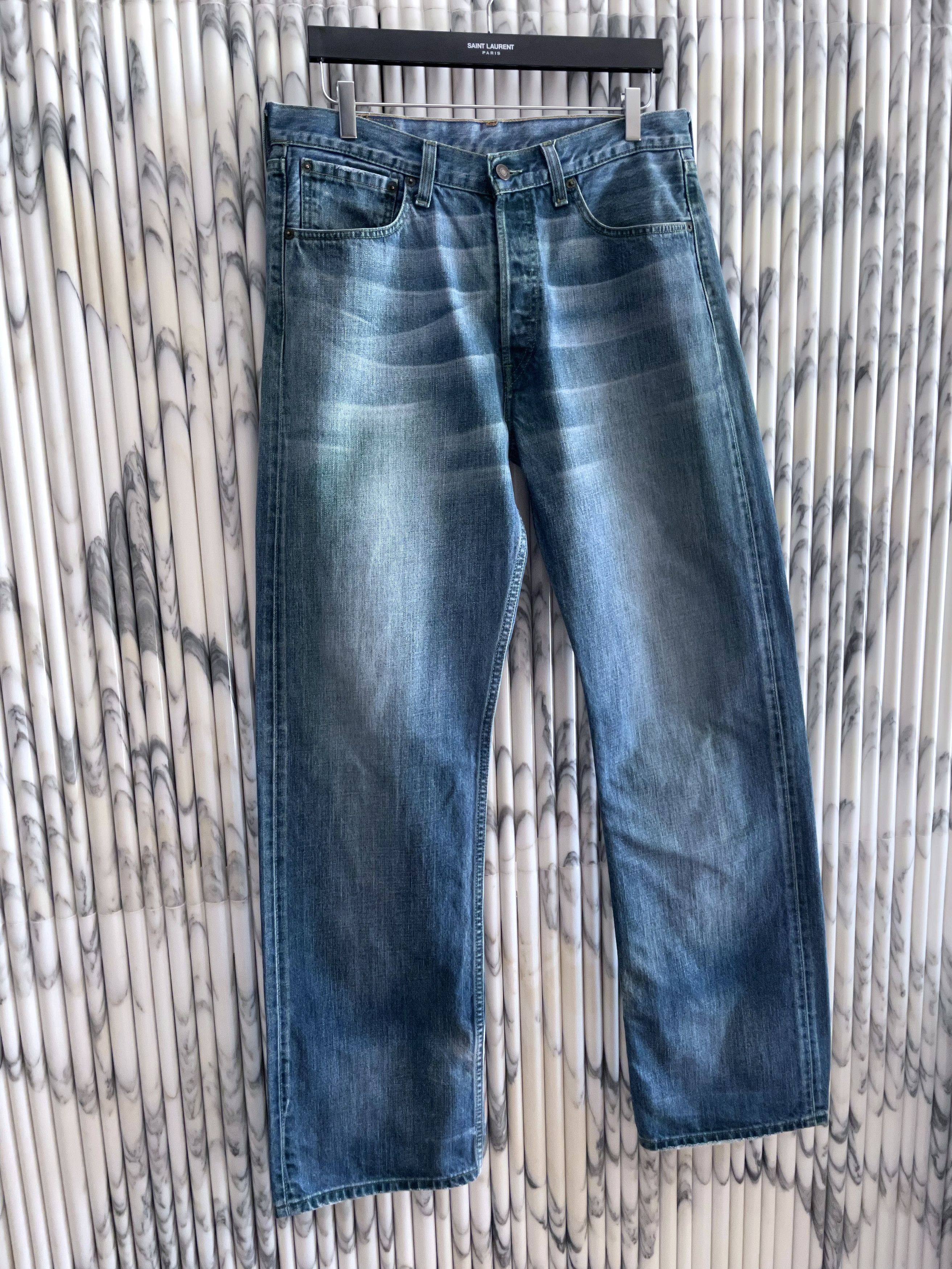 Levi's VINTAGE INDIGO BLUE DISTRESSED DRY DENIM JEANS Size US 32 / EU 48 - 3 Thumbnail