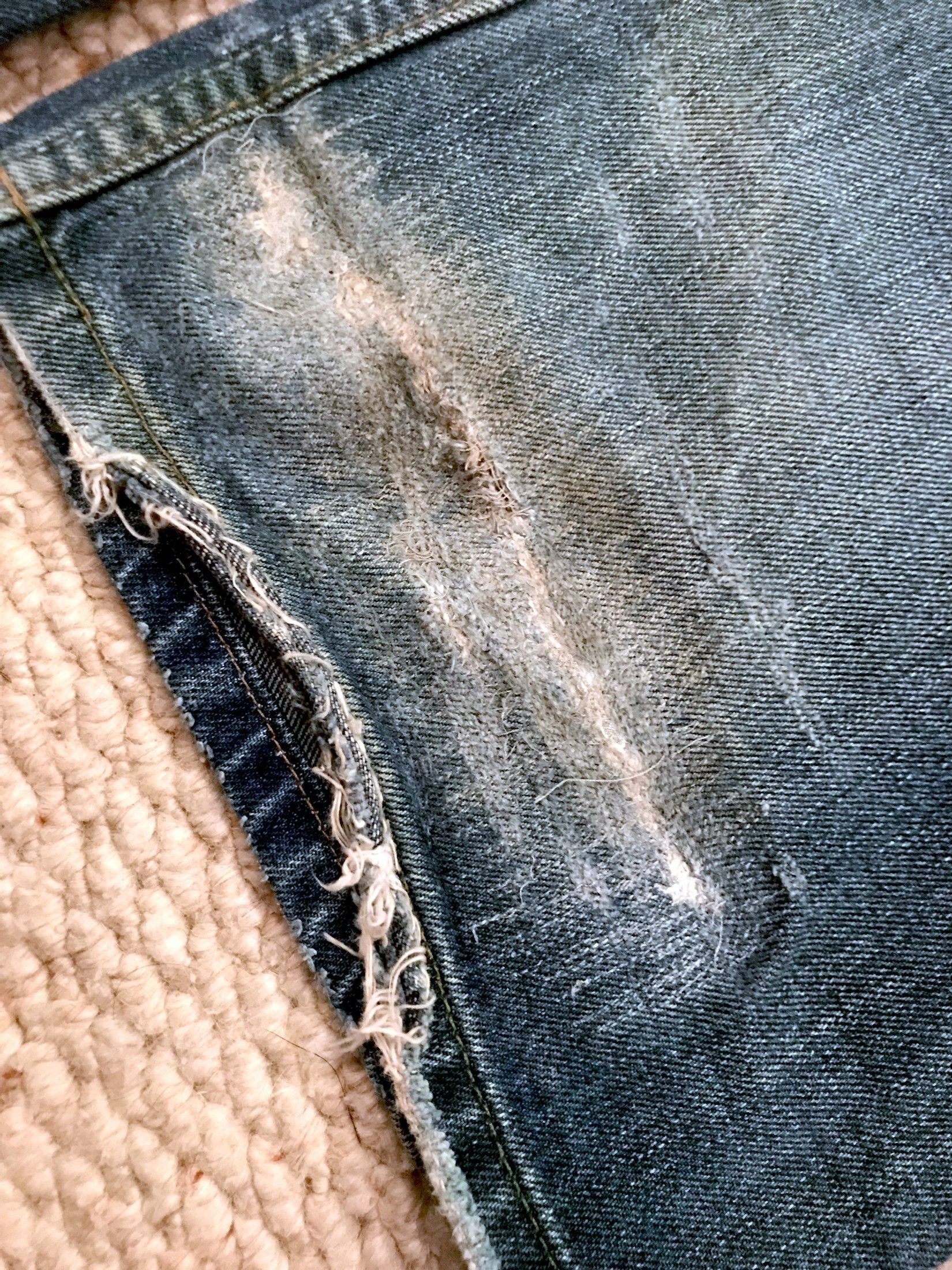 Levi's VINTAGE INDIGO BLUE DISTRESSED DRY DENIM JEANS Size US 32 / EU 48 - 21 Thumbnail