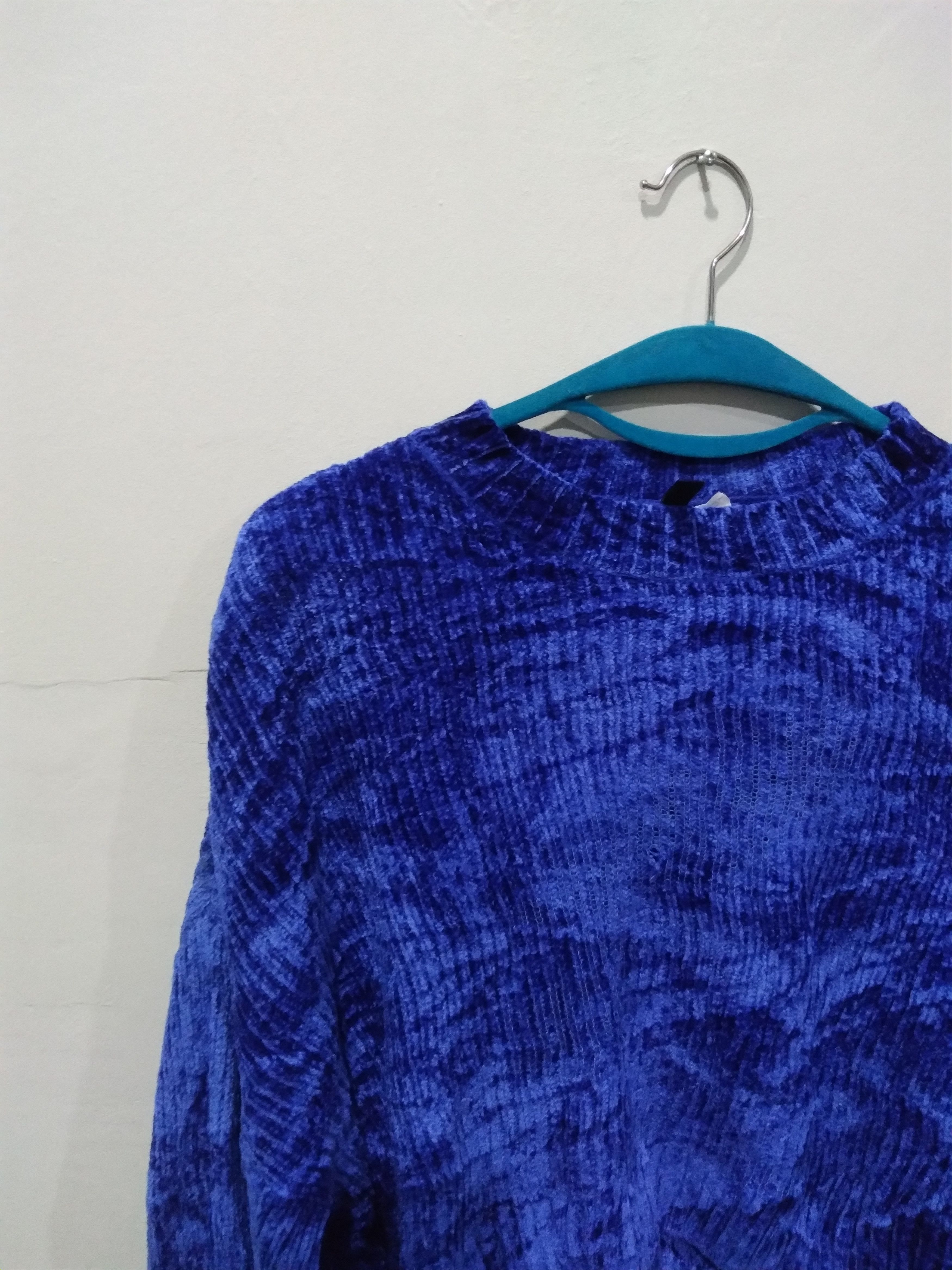 H&M DIVIDED BLUE CROP TOP KNIT Size M / US 6-8 / IT 42-44 - 4 Thumbnail