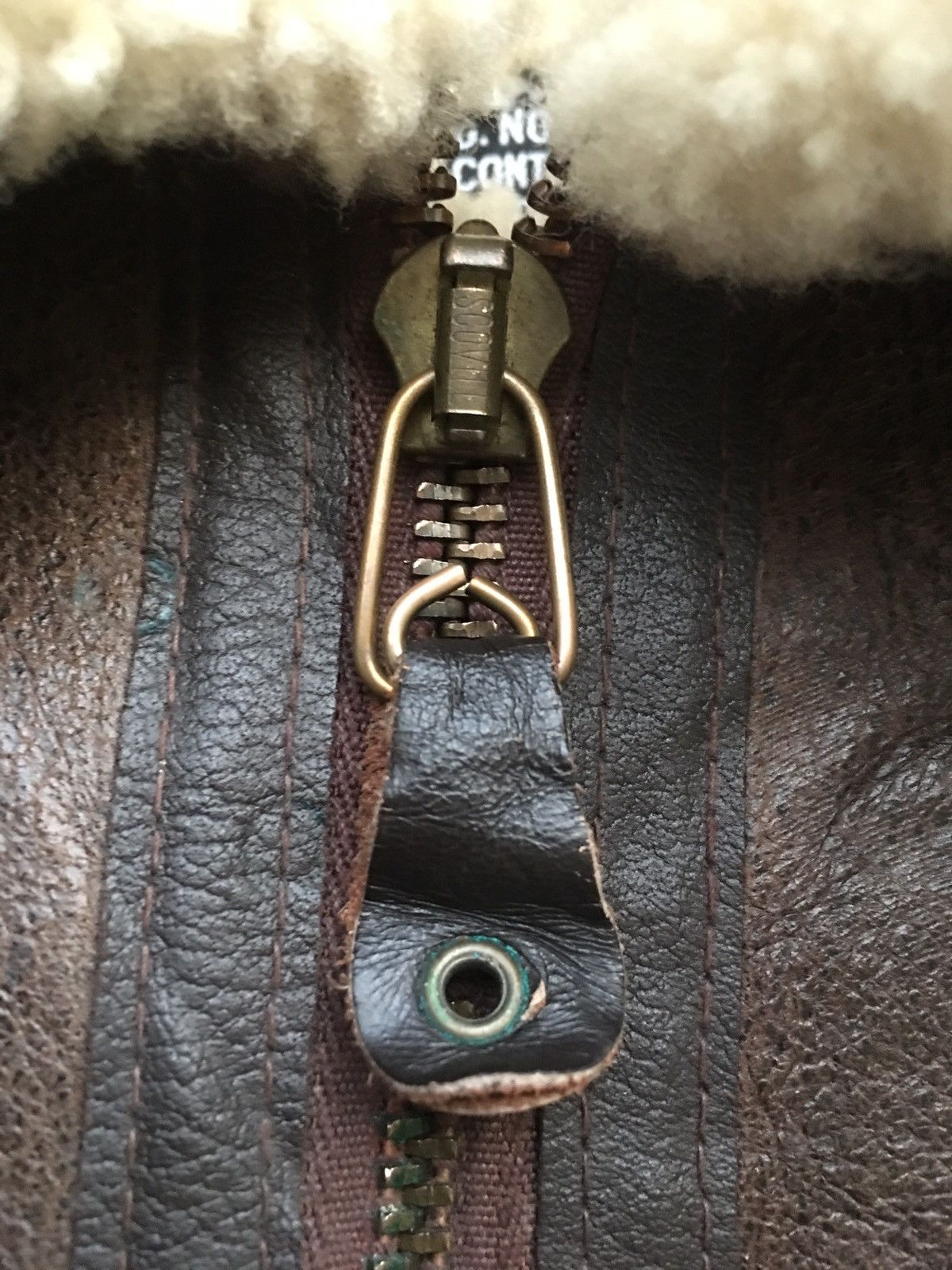 Avirex VINTAGE AVIREX B-3 LEATHER JACKET SIZE 40 SHEEPSKIN SHEARLIN Size US M / EU 48-50 / 2 - 5 Thumbnail