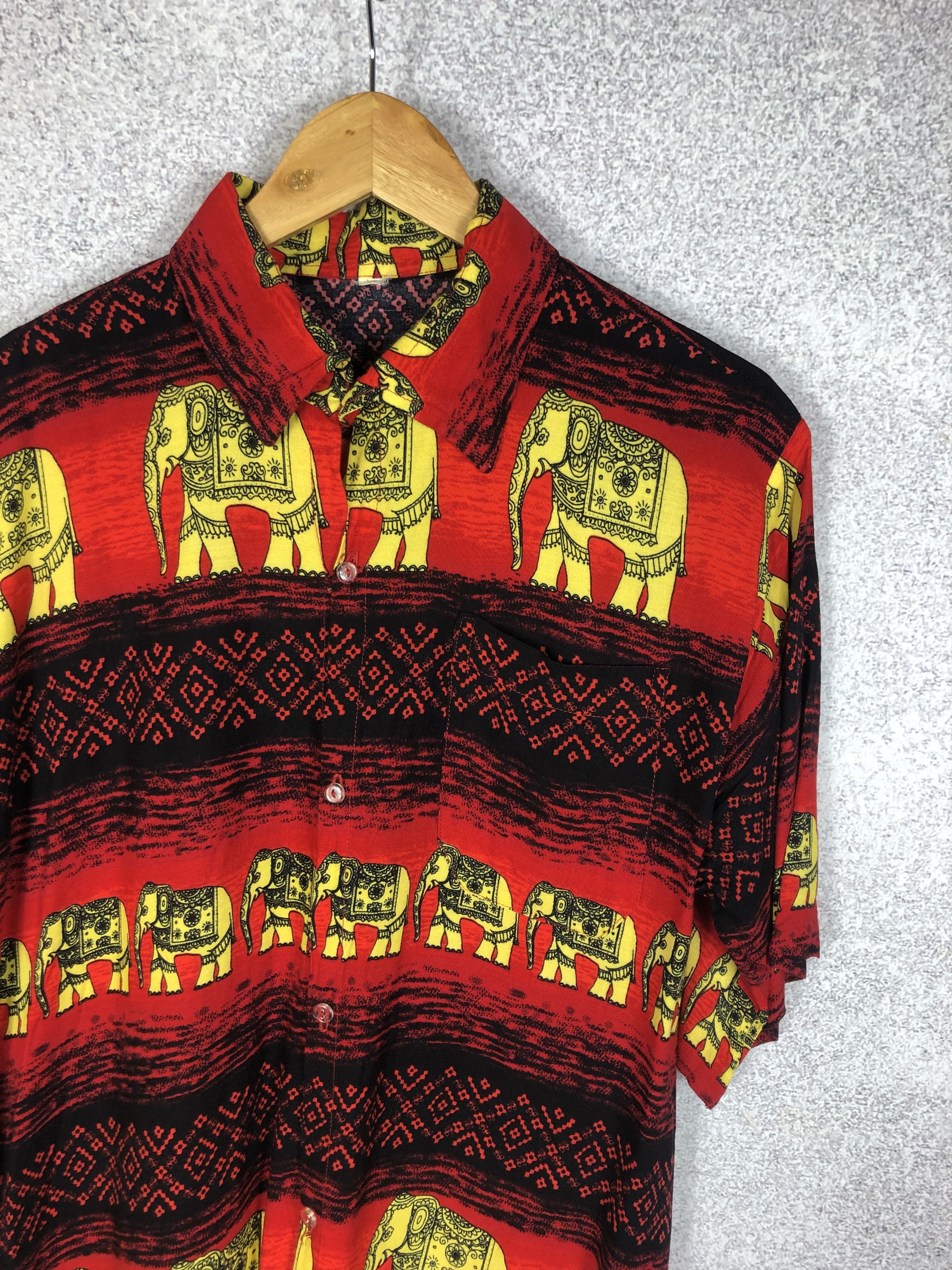 Other Vintage Indian Button Up Shirt Crazy Hawaiian Overprint Size US XL / EU 56 / 4 - 2 Thumbnail