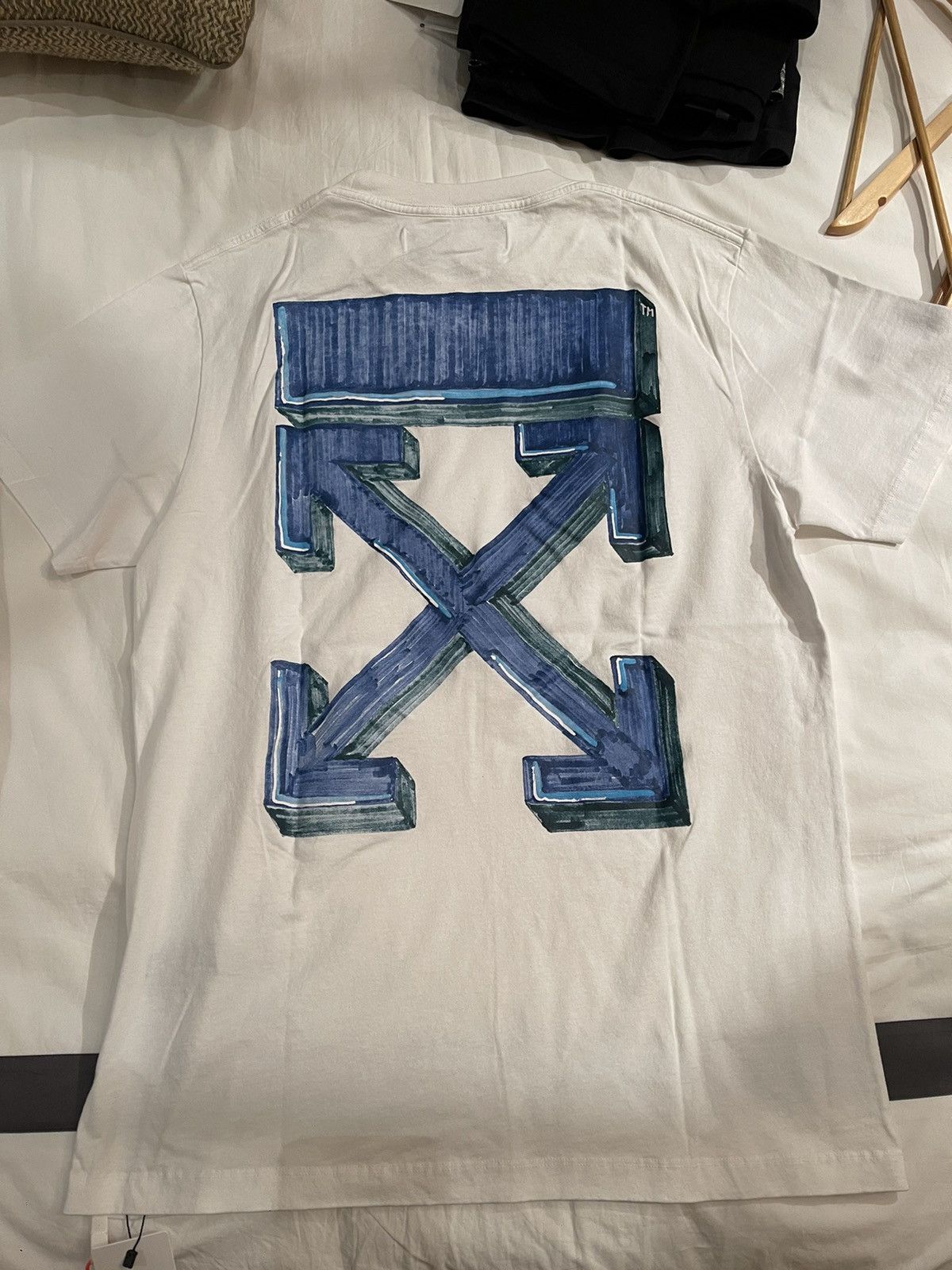 Off-White Off-White ‘blue arrow’ white T-shirt Size US L / EU 52-54 / 3 - 2 Thumbnail