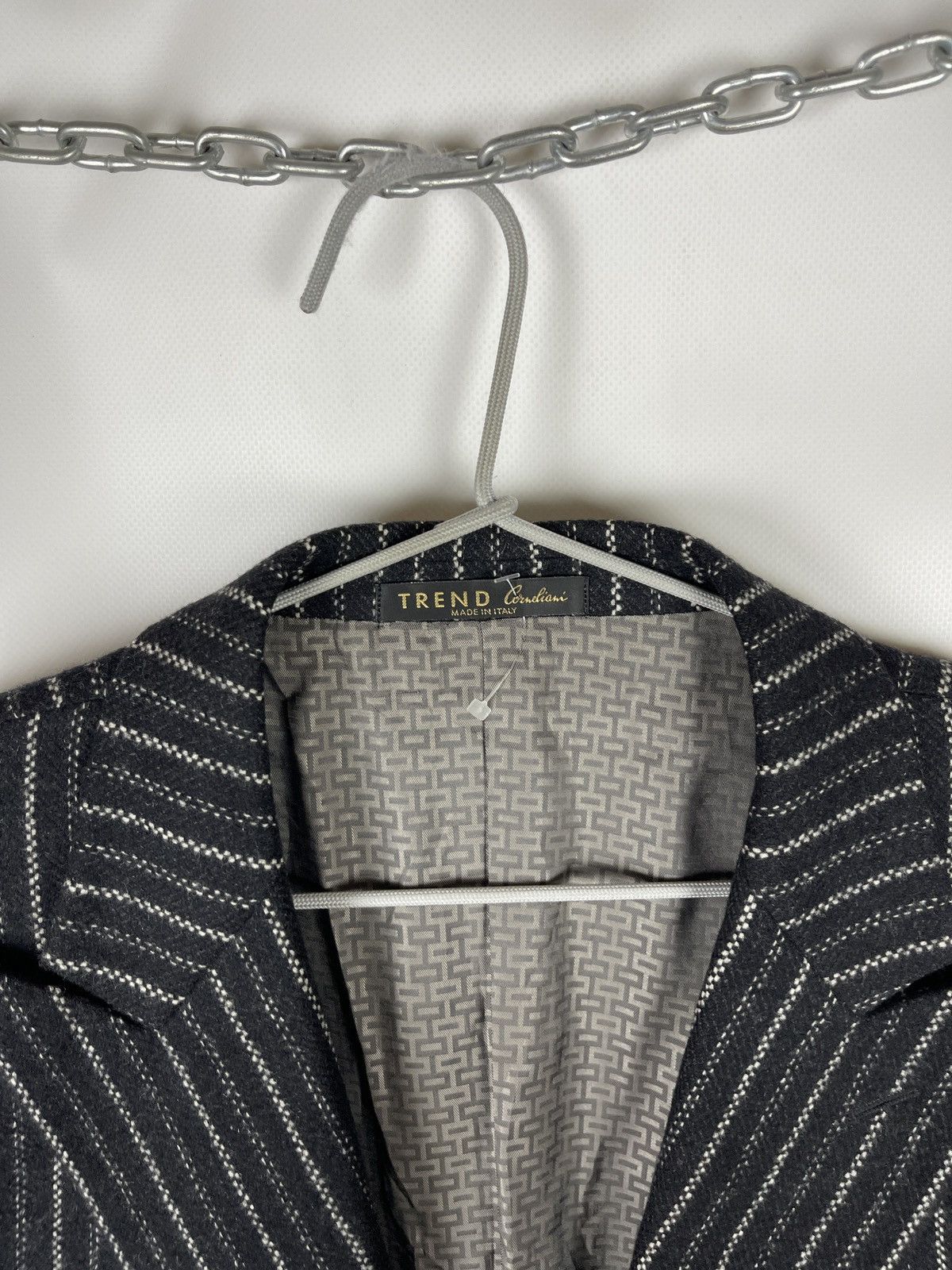 Corneliani Trend Corneliani Cashmere Wool black striped 2 button blazer Size 42R - 11 Thumbnail