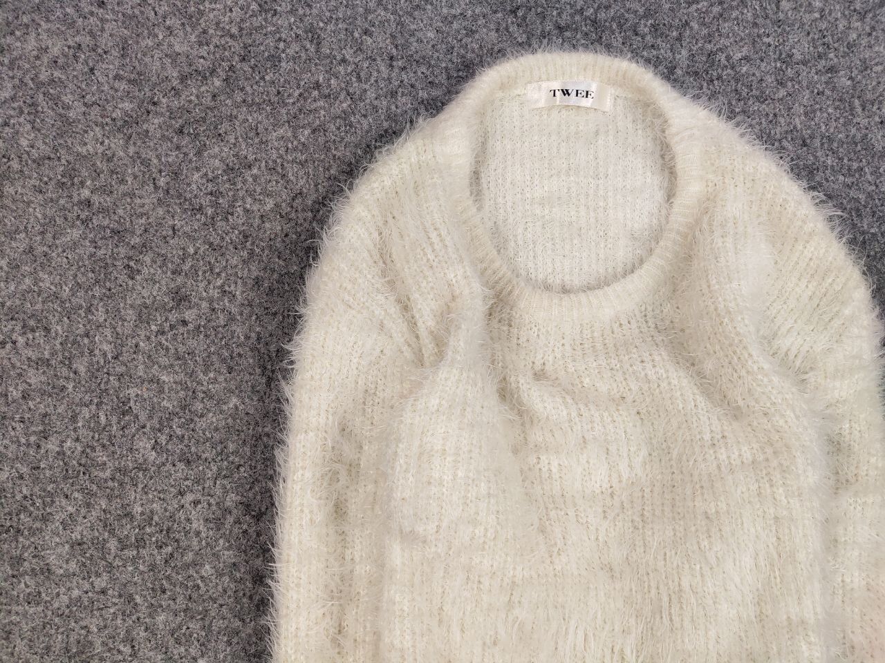 Japanese Brand Vintage Japanese White Mohair Style Fuzzy Crewneck Sweater Size US S / EU 44-46 / 1 - 10 Thumbnail