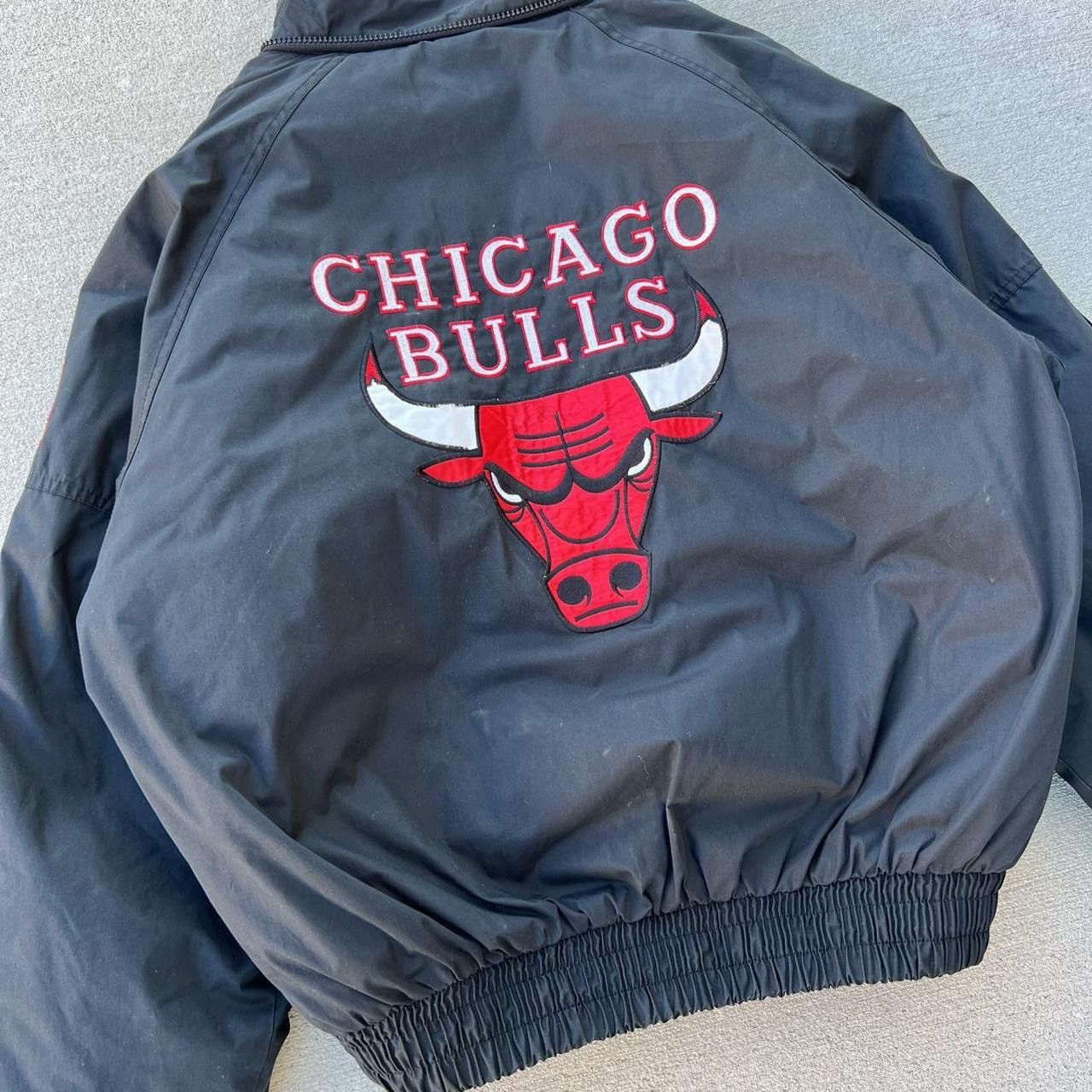 Pro Player Vintage ProPlayer Chicago Bulls NBA puffer bomber jacket Size US L / EU 52-54 / 3 - 2 Thumbnail