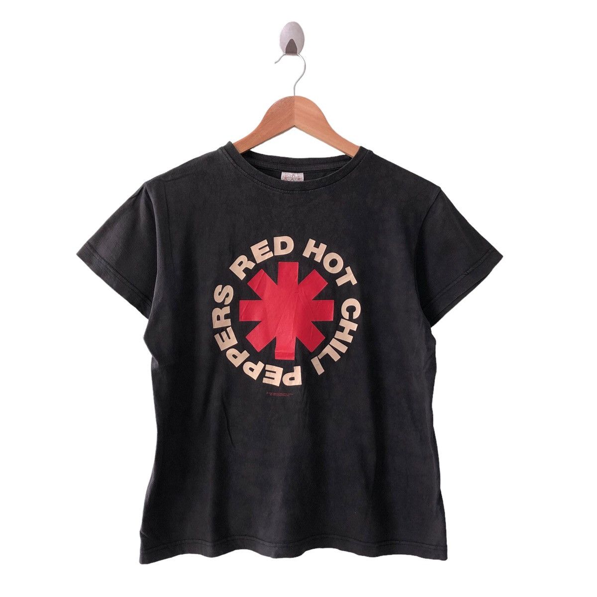 Vintage Hot Red Chilli Peppers Merchandise Band Tshirt