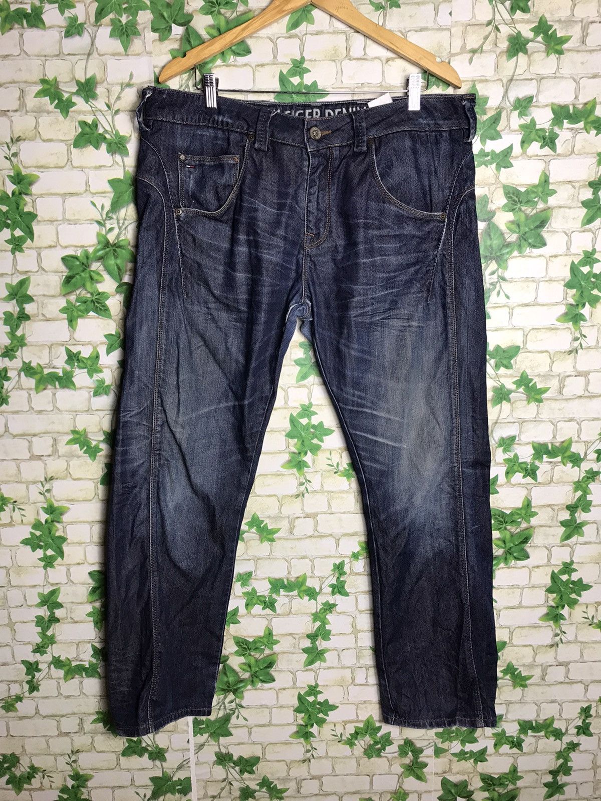 Tommy Hilfiger DISTRESS DENIM BY TOMMY HILFIGER Size US 38 / EU 54 - 1 Thumbnail