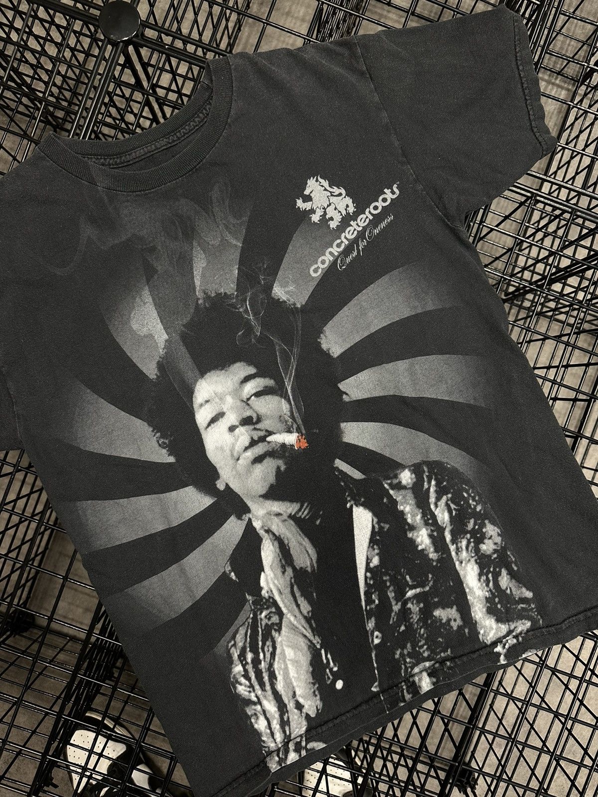 Band Tees × Jimi Hendrix × Vintage Vintage Jimi Hendrix Smoking Shirt Size US S / EU 44-46 / 1 - 1 Thumbnail