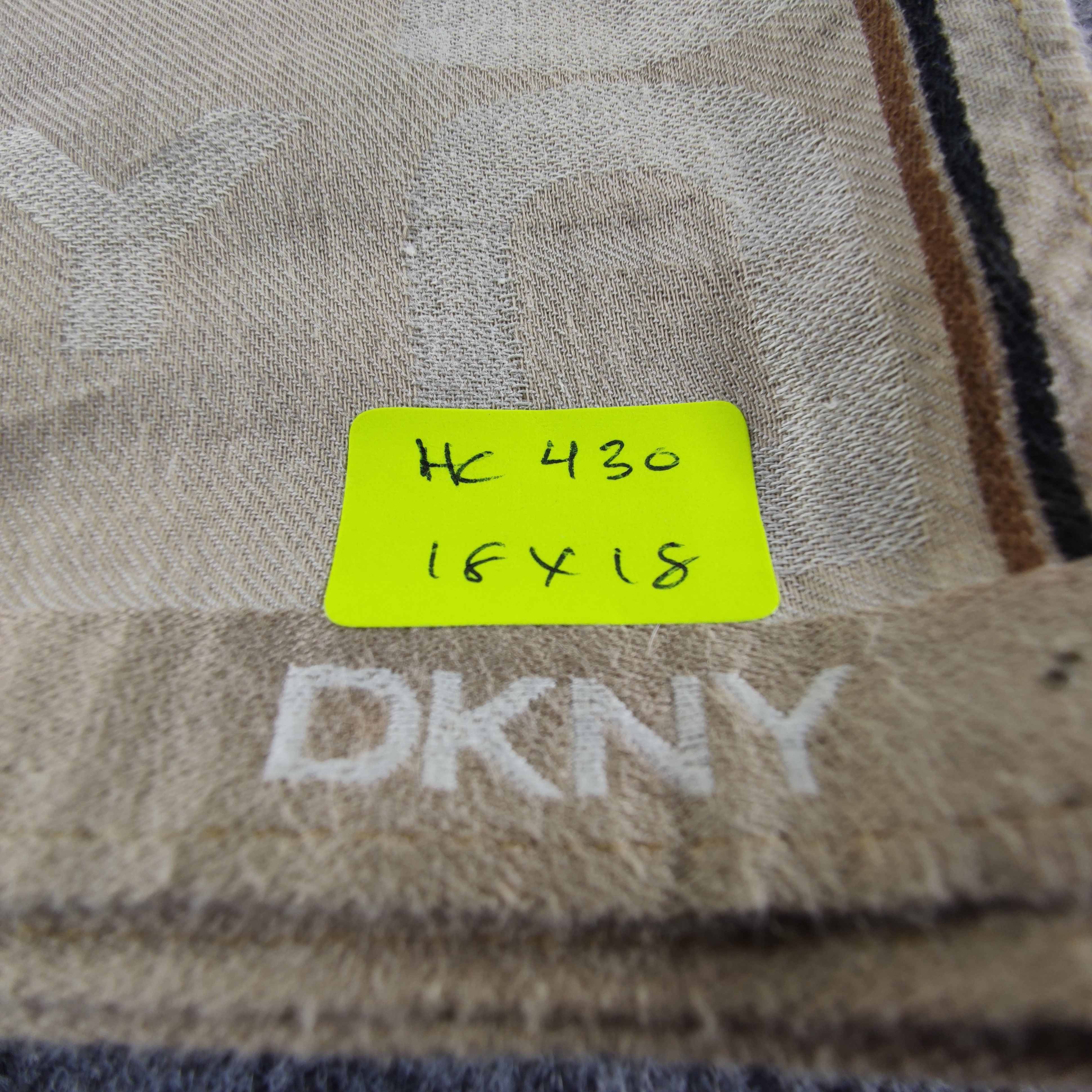 DKNY DKNY Handkerchief / Neckerchief / Bandana Size ONE SIZE - 5 Thumbnail