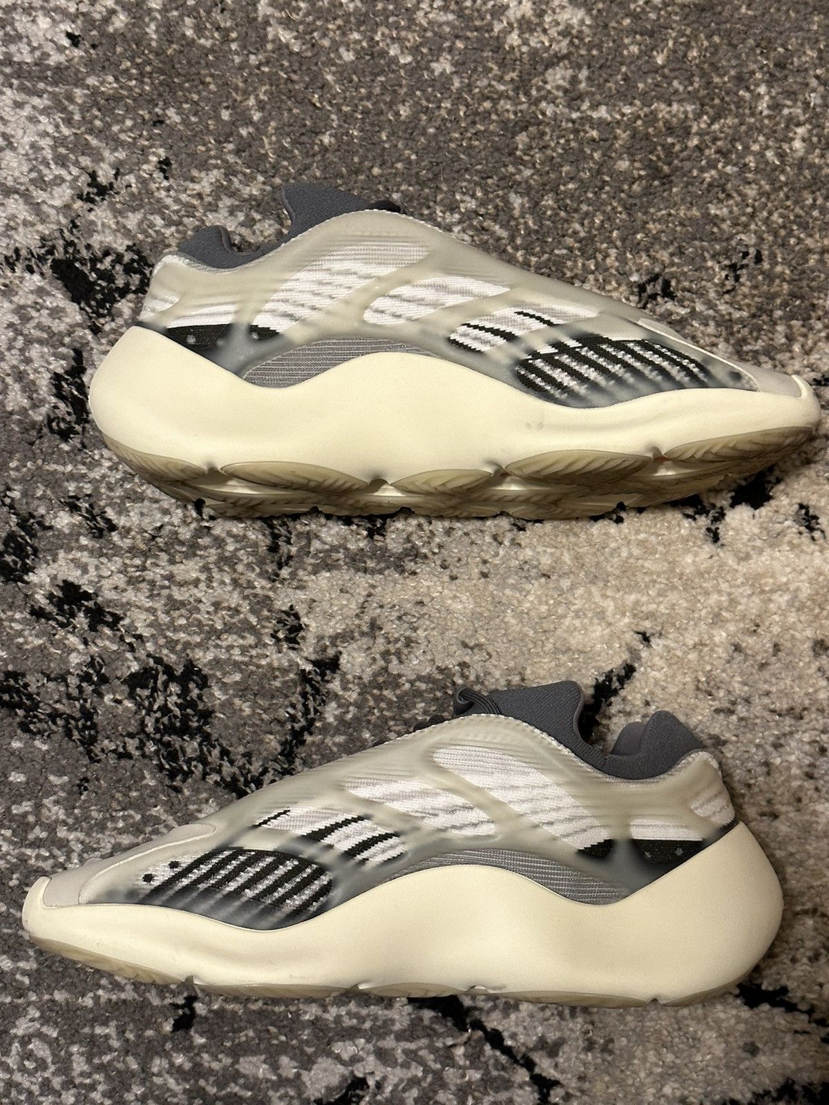 Adidas × Kanye West Adidas Yeezy 700 V3 Fade Salt Size US 11 / EU 44 - 1 Thumbnail
