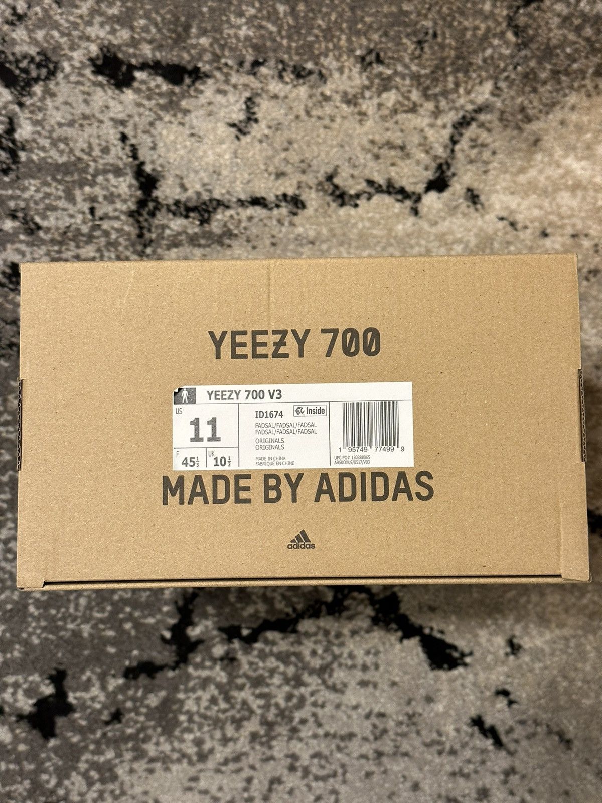 Adidas × Kanye West Adidas Yeezy 700 V3 Fade Salt Size US 11 / EU 44 - 7 Thumbnail
