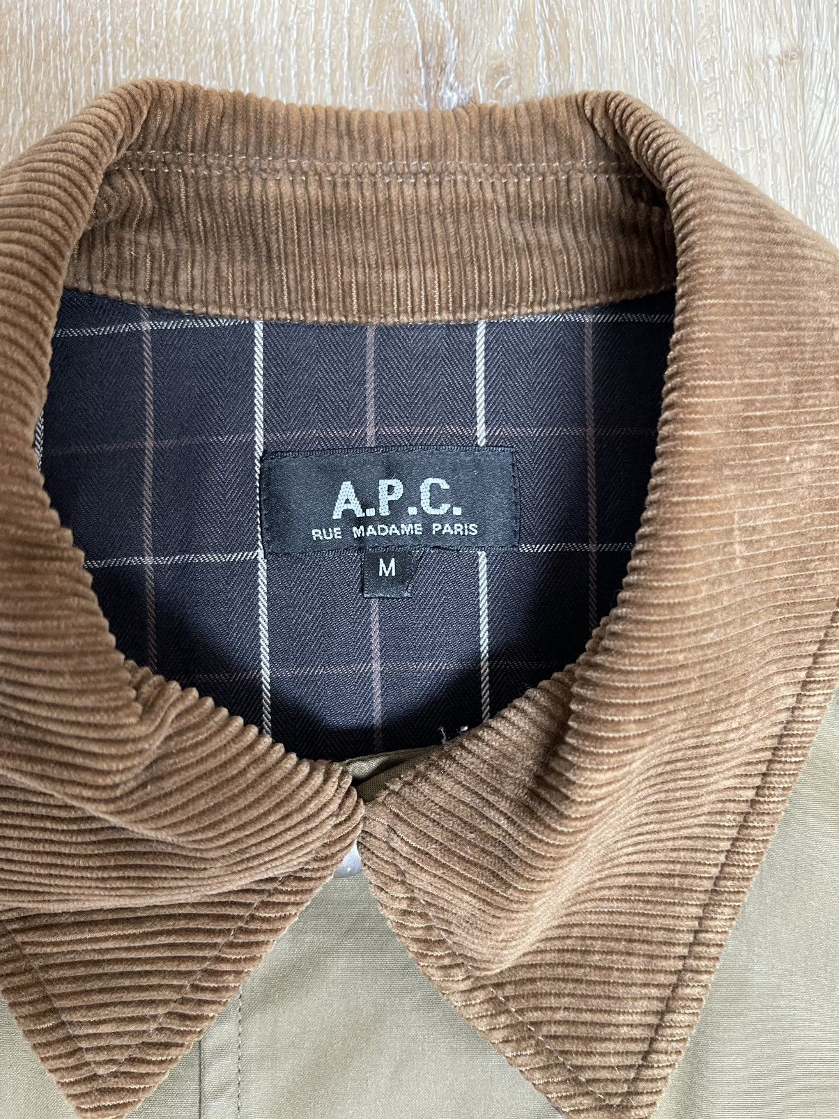 A.P.C. A.P.C. Rue Madam Paris corduroy collar waxed jacket size M Size US M / EU 48-50 / 2 - 2 Thumbnail