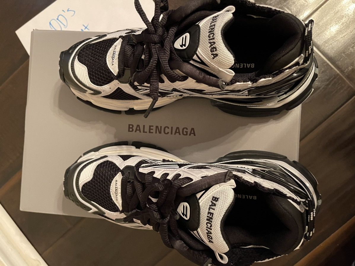 Men's Runner Sneaker in White | Balenciaga US