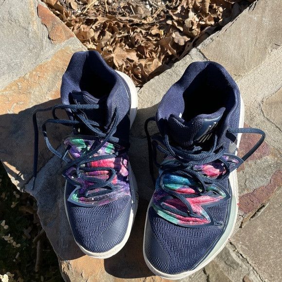 Nike Nike Galaxy Kyrie 5 Multi Color sneakers Size US 7 / EU 40 - 6 Thumbnail