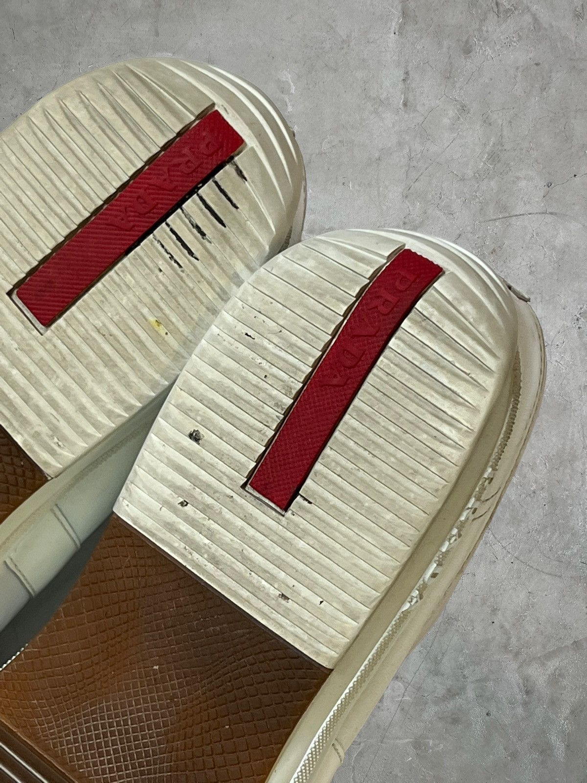 Prada 2013 Prada Low Top Sneakers Size US 10.5 / EU 43-44 - 11 Thumbnail