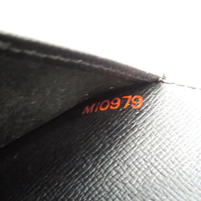 Louis Vuitton Louis Vuitton Epi A5 Planner Cover Noir Agenda