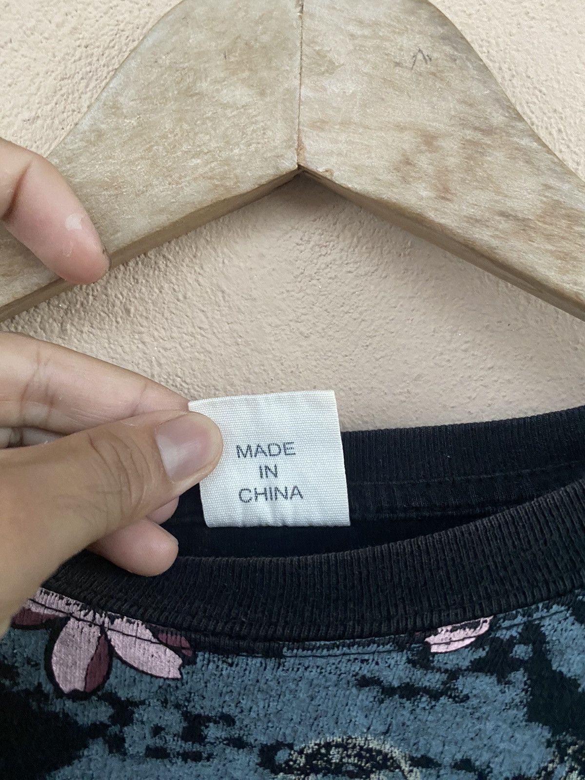 Designer × Japanese Brand Steals🔥 Karakuri Tamashi Fish Koi Tee Size US XXL / EU 58 / 5 - 4 Thumbnail