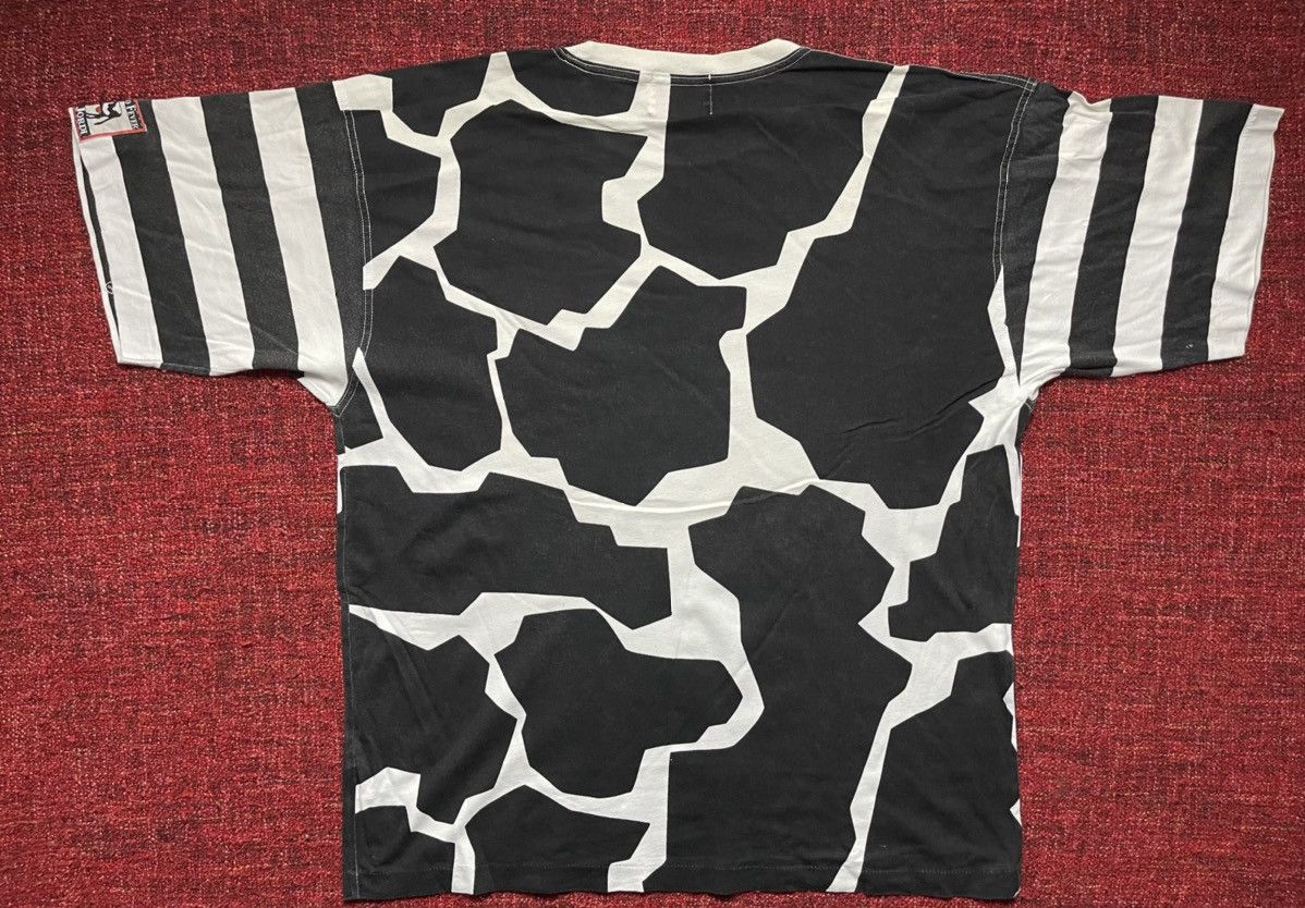 Vintage Michel Jordi vintage 90s cow print t-shirt Size US XL / EU 56 / 4 - 5 Thumbnail