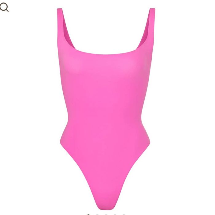 skims-new-skims-fits-everybody-square-neck-bodysuit-in-neon-orchid