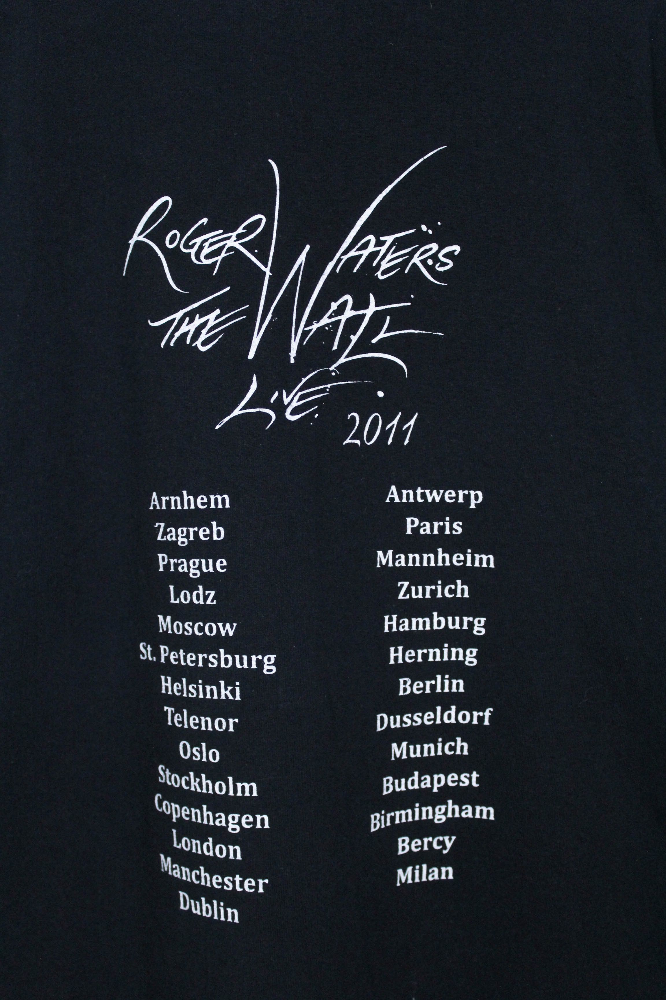 Band Tees Roger Waters The Wall Live 2011 Rock Band Tour T-shirt Tee Size US L / EU 52-54 / 3 - 4 Thumbnail