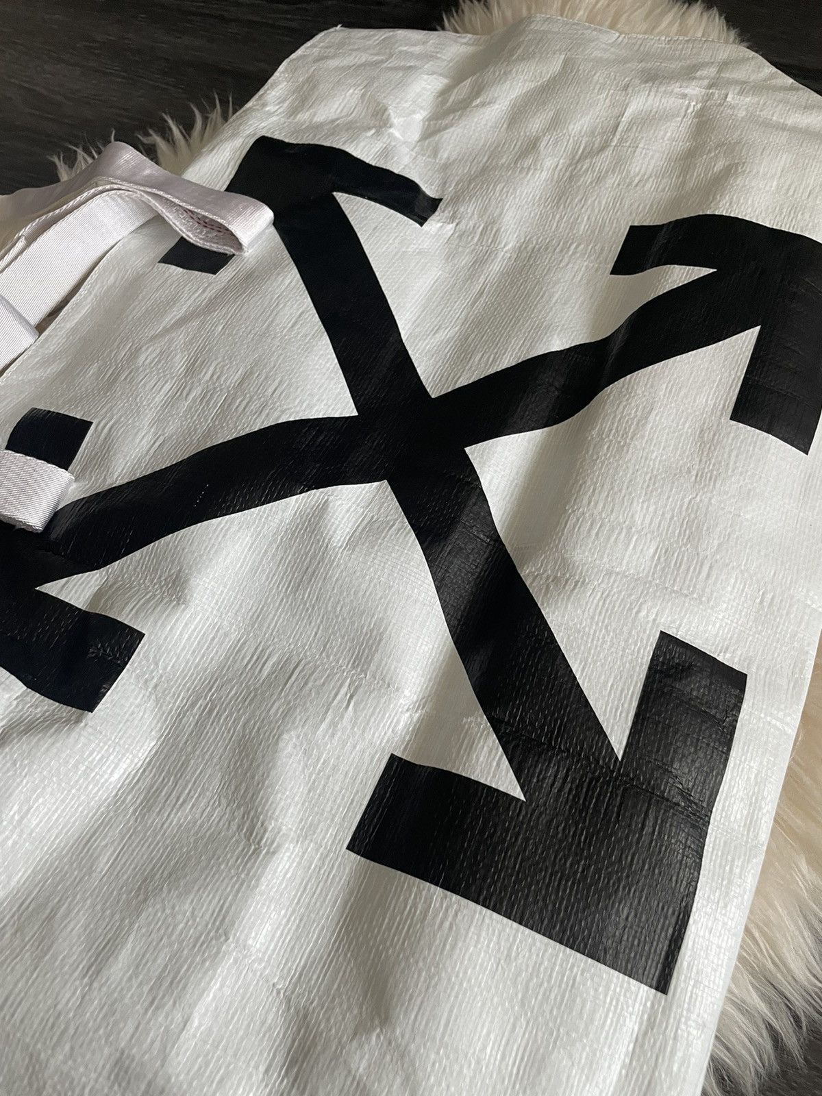 Off-White Brand NEW XL Super Limited Edition Runway Logo Tote Bag Size ONE SIZE - 10 Thumbnail