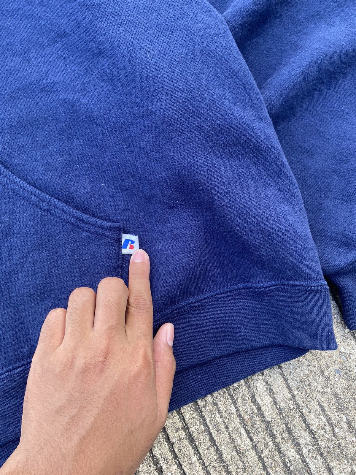 Russell Athletic × Vintage Vintage Boxy Russell Athletic Hoodie Navy Size US XL / EU 56 / 4 - 4 Thumbnail