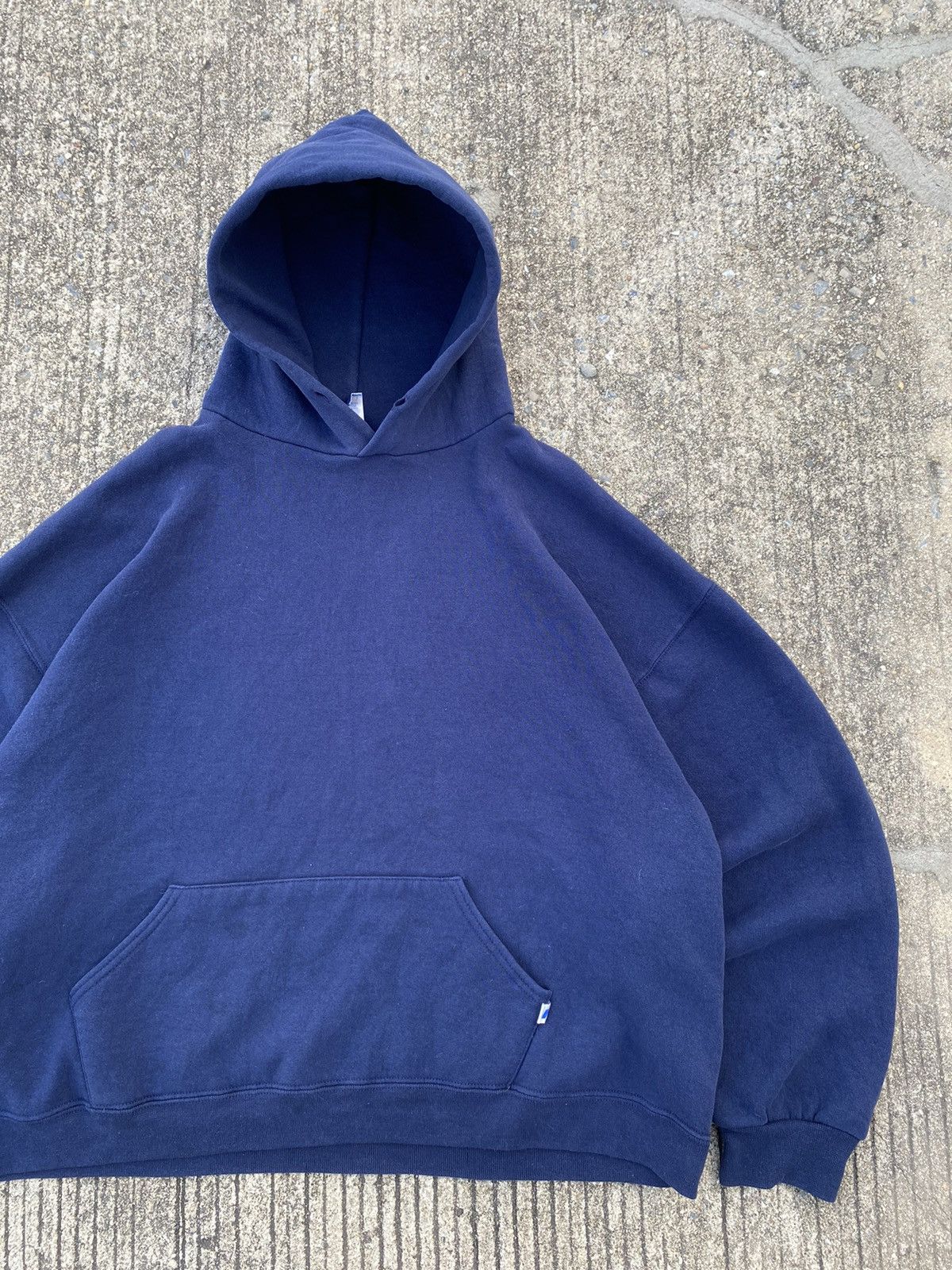 Russell Athletic × Vintage Vintage Boxy Russell Athletic Hoodie Navy Size US XL / EU 56 / 4 - 3 Thumbnail