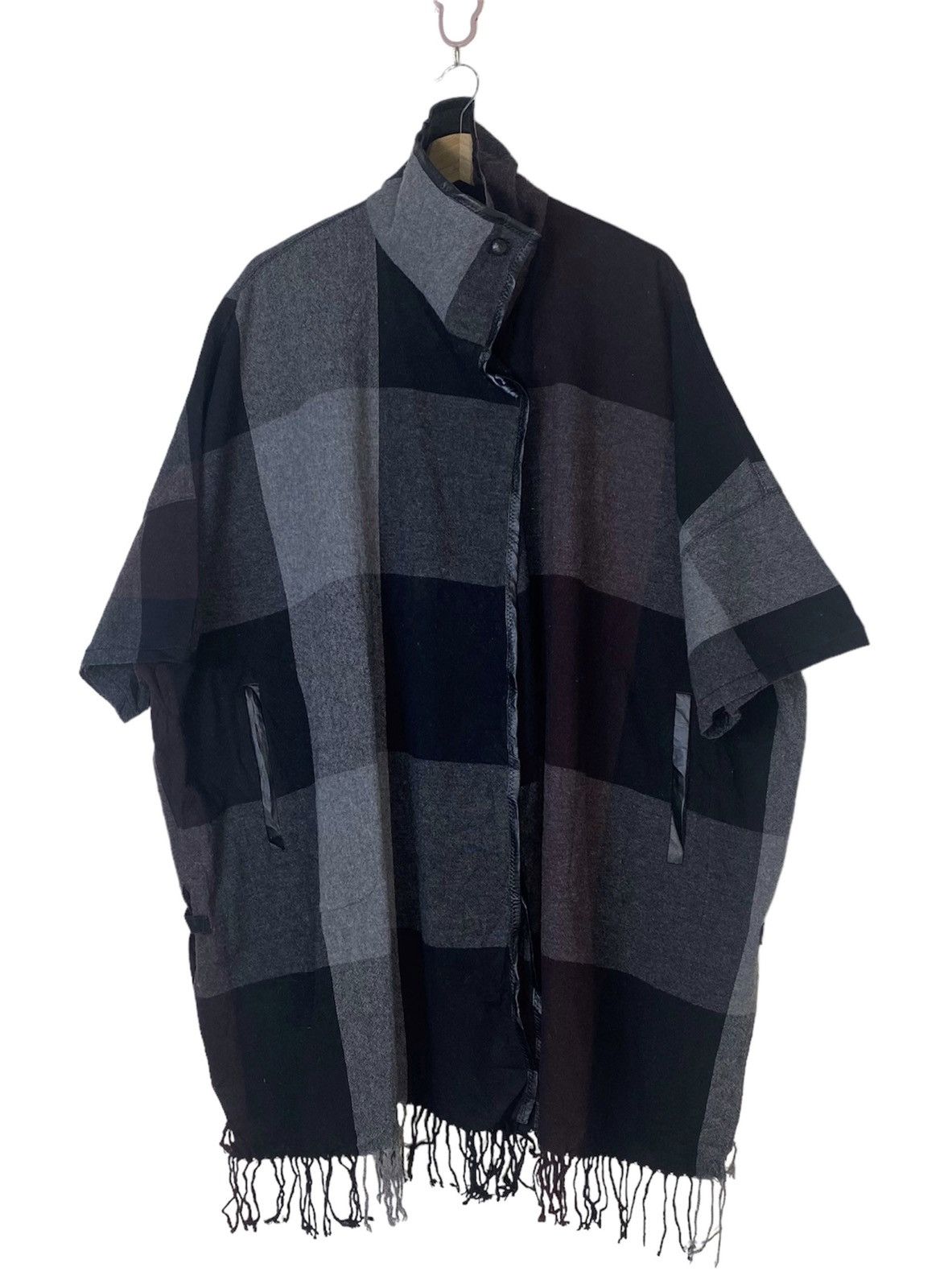 Japanese Brand Vintage K.T kiyoko Takase Wool Pancho Cape Free Size Size US XXL / EU 58 / 5 - 1 Thumbnail