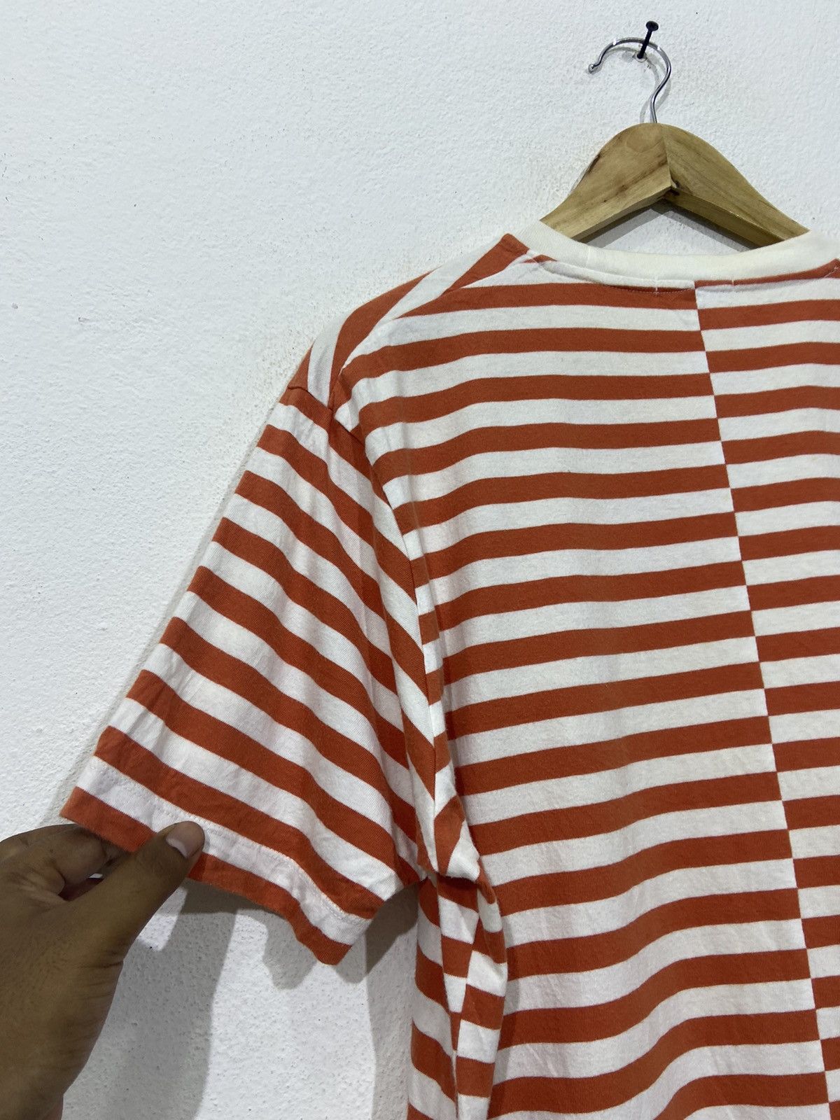 JW Anderson × Uniqlo J.W Anderson Uniqlo Stripe Tshirt Size US L / EU 52-54 / 3 - 7 Thumbnail