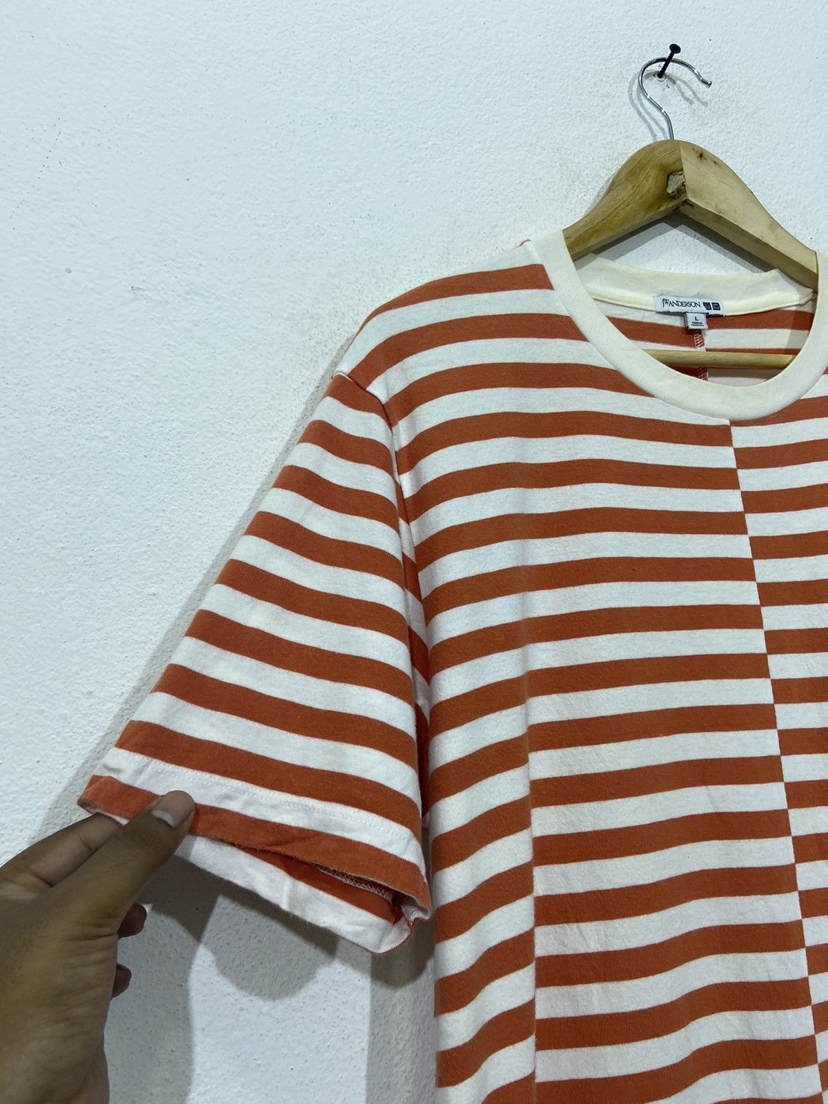 JW Anderson × Uniqlo J.W Anderson Uniqlo Stripe Tshirt Size US L / EU 52-54 / 3 - 2 Thumbnail