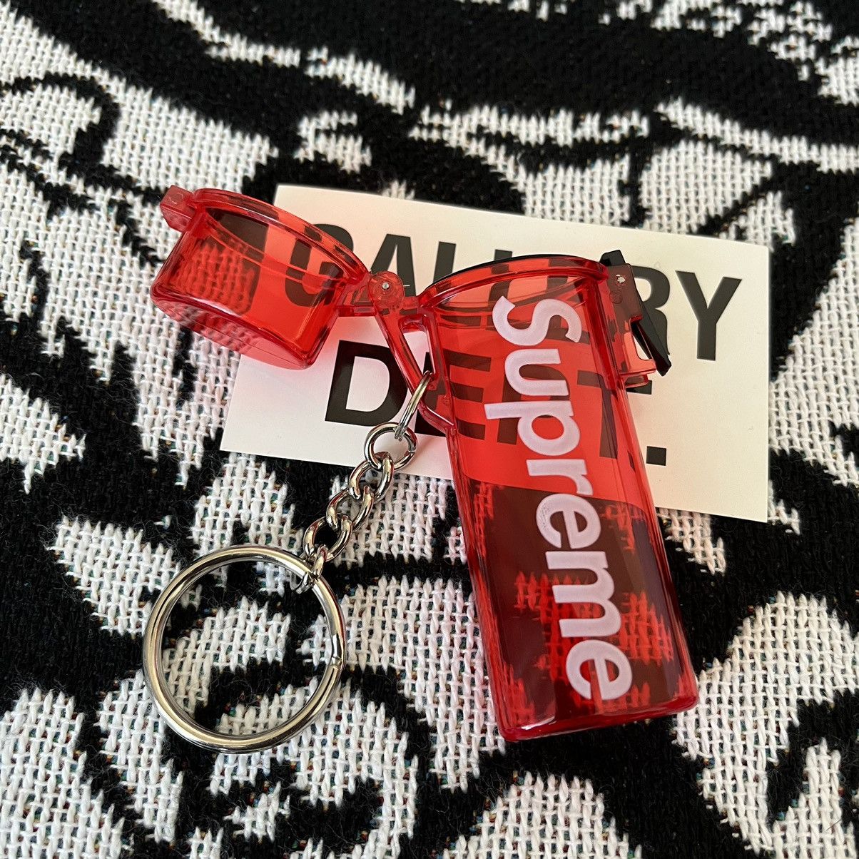 Supreme SS20 Supreme Waterproof Lighter Case Keychain Red Box Logo Size ONE SIZE - 2 Thumbnail