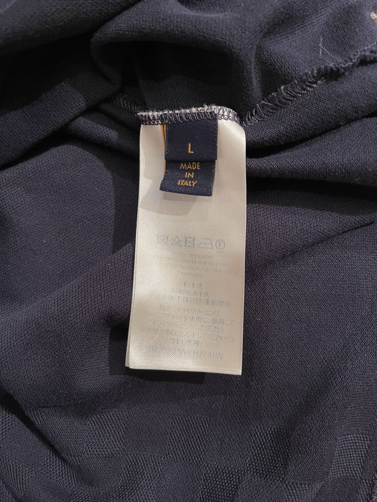 Louis Vuitton Louis Vuitton navy pocket square Half Monogram Print Polo Size US L / EU 52-54 / 3 - 5 Thumbnail