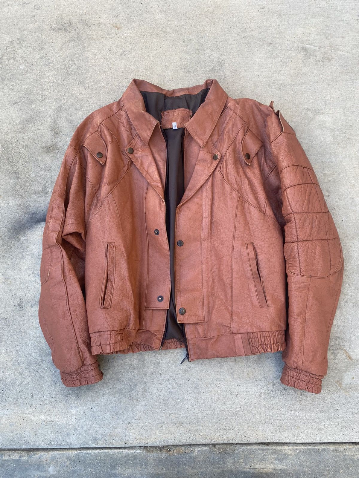Vintage early 2000s leather jacket 🎀