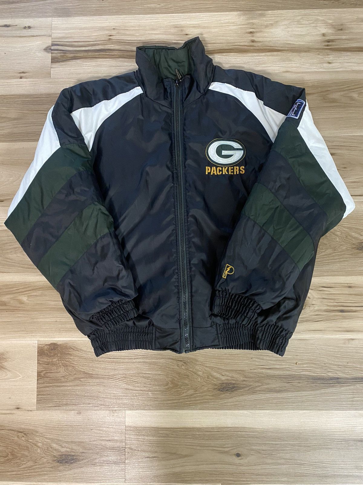 Pro Player × Vintage Vintage puffer jacket x NFL | Grailed