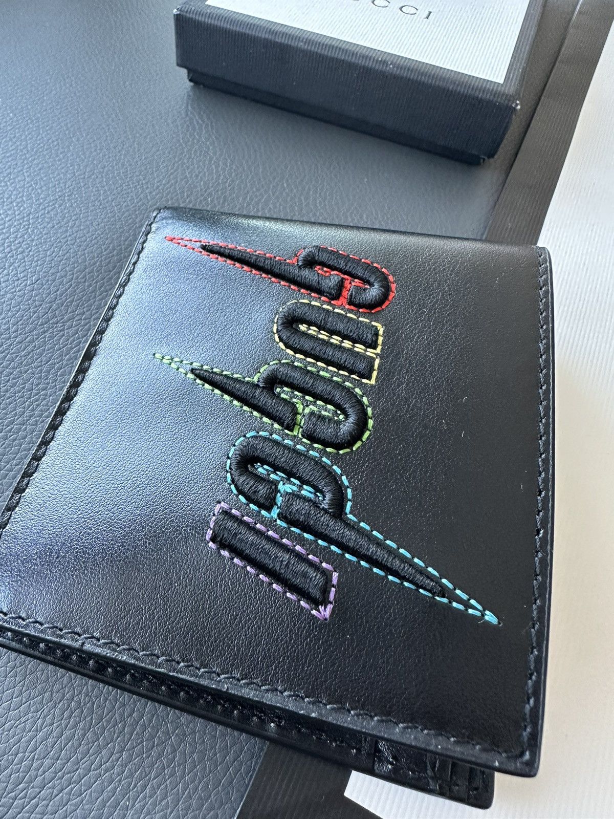 Gucci Runway Limited Edition Brand New Gucci Logo Leather Wallet Size ONE SIZE - 2 Thumbnail