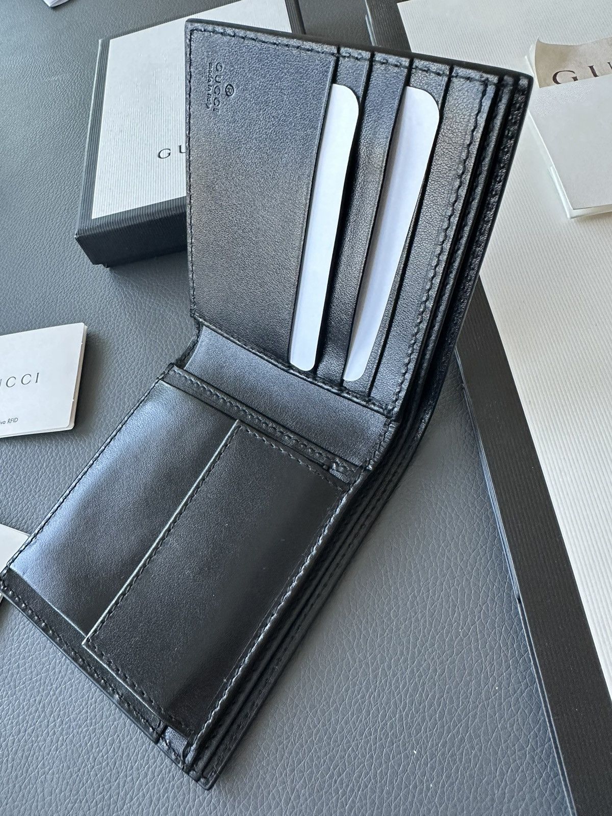 Gucci Runway Limited Edition Brand New Gucci Logo Leather Wallet Size ONE SIZE - 12 Thumbnail