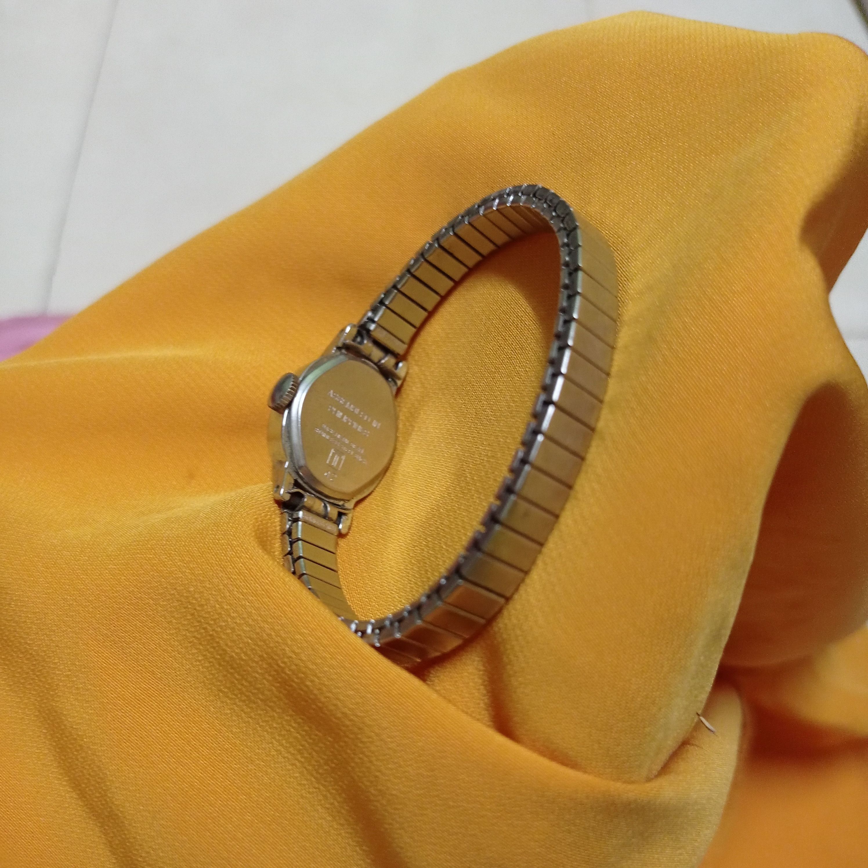 Timex Classic TIMEX Ladies Watch (HAND WINDING ENGINE, NO BATTERY) Size ONE SIZE - 10 Thumbnail