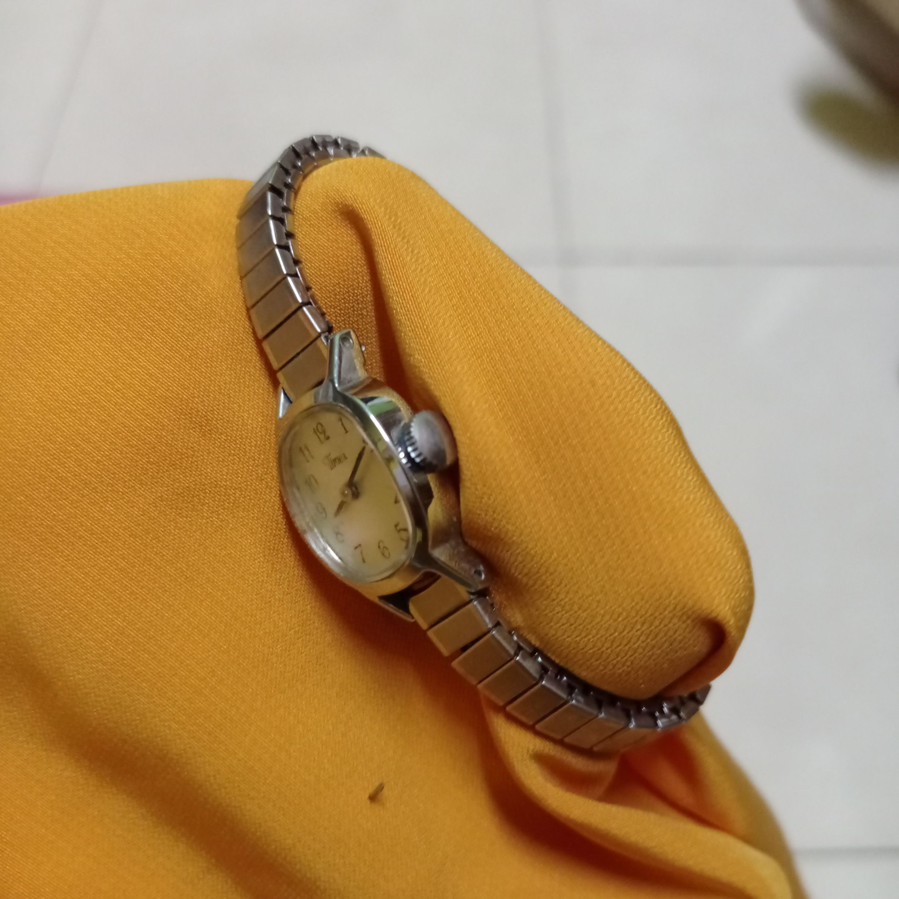 Timex Classic TIMEX Ladies Watch (HAND WINDING ENGINE, NO BATTERY) Size ONE SIZE - 11 Thumbnail