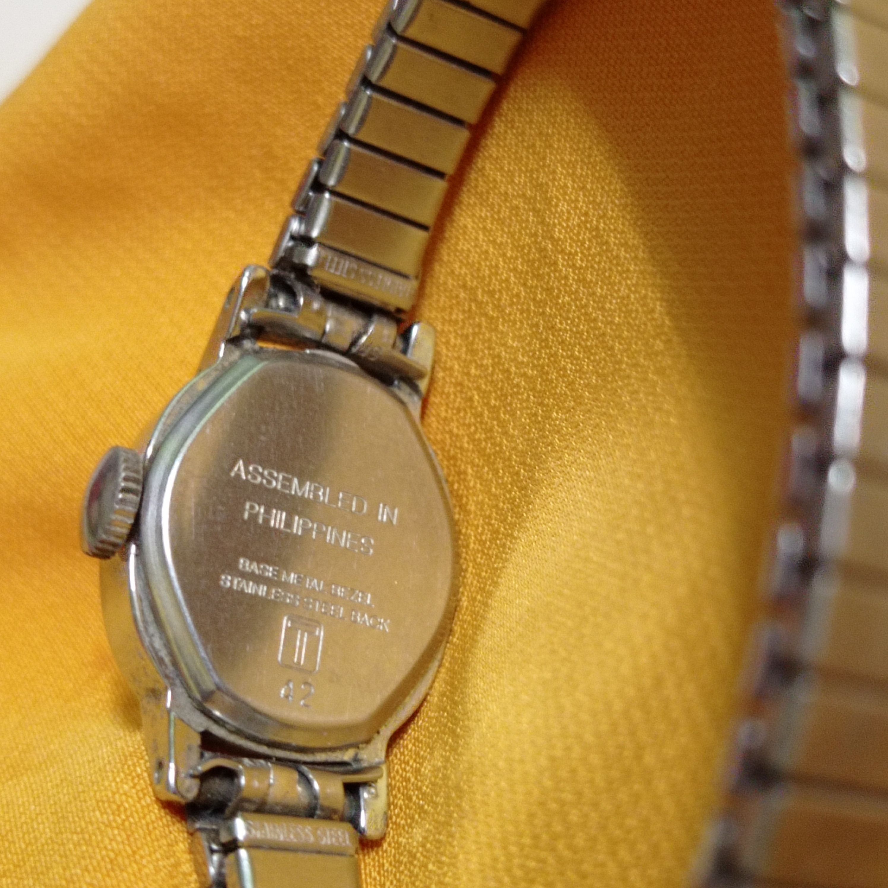 Timex Classic TIMEX Ladies Watch (HAND WINDING ENGINE, NO BATTERY) Size ONE SIZE - 3 Thumbnail