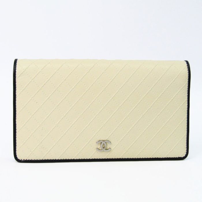 Chanel Chanel Bicolor A33911 Women's Leather Long Wallet (bifold