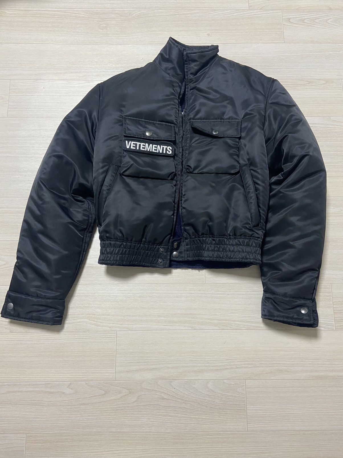 Vetements S Vetements POLIZEI reversible 112 cropped Bomber jacket