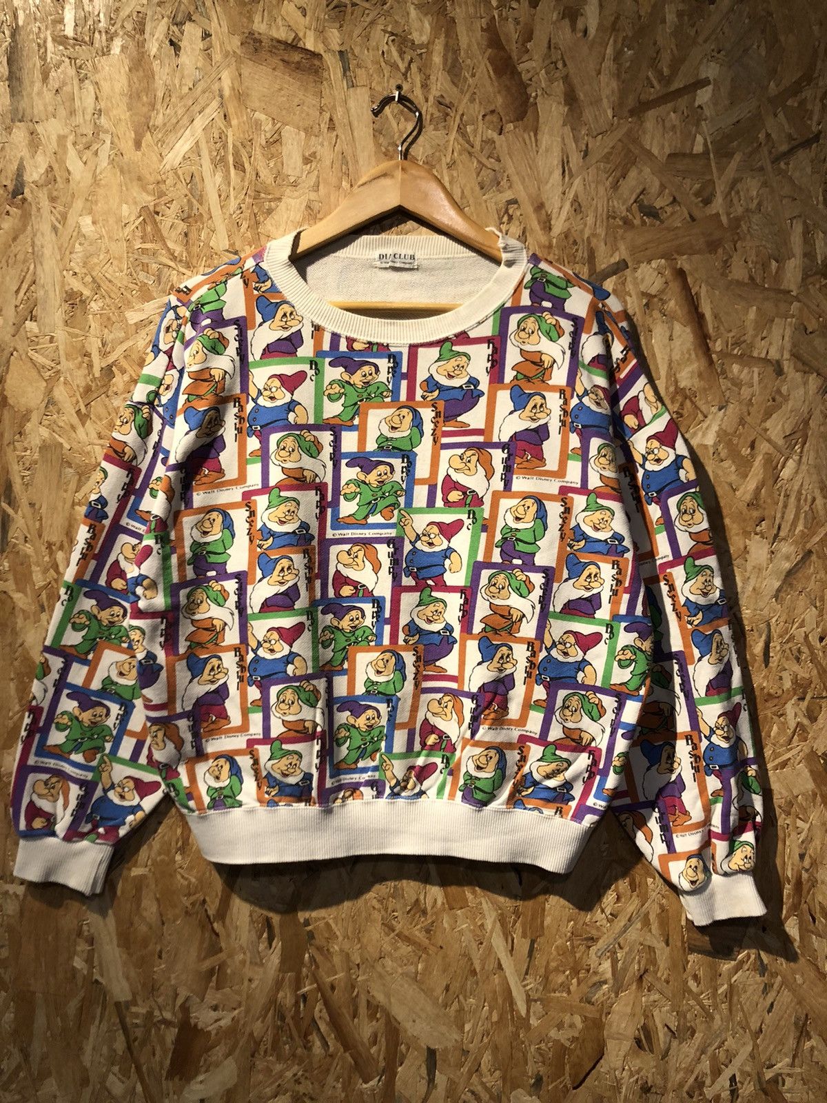 ❗️VINTAGE 90s SNOW WHITE FULLPRINT BOXY DESIGN BAGGY❗️