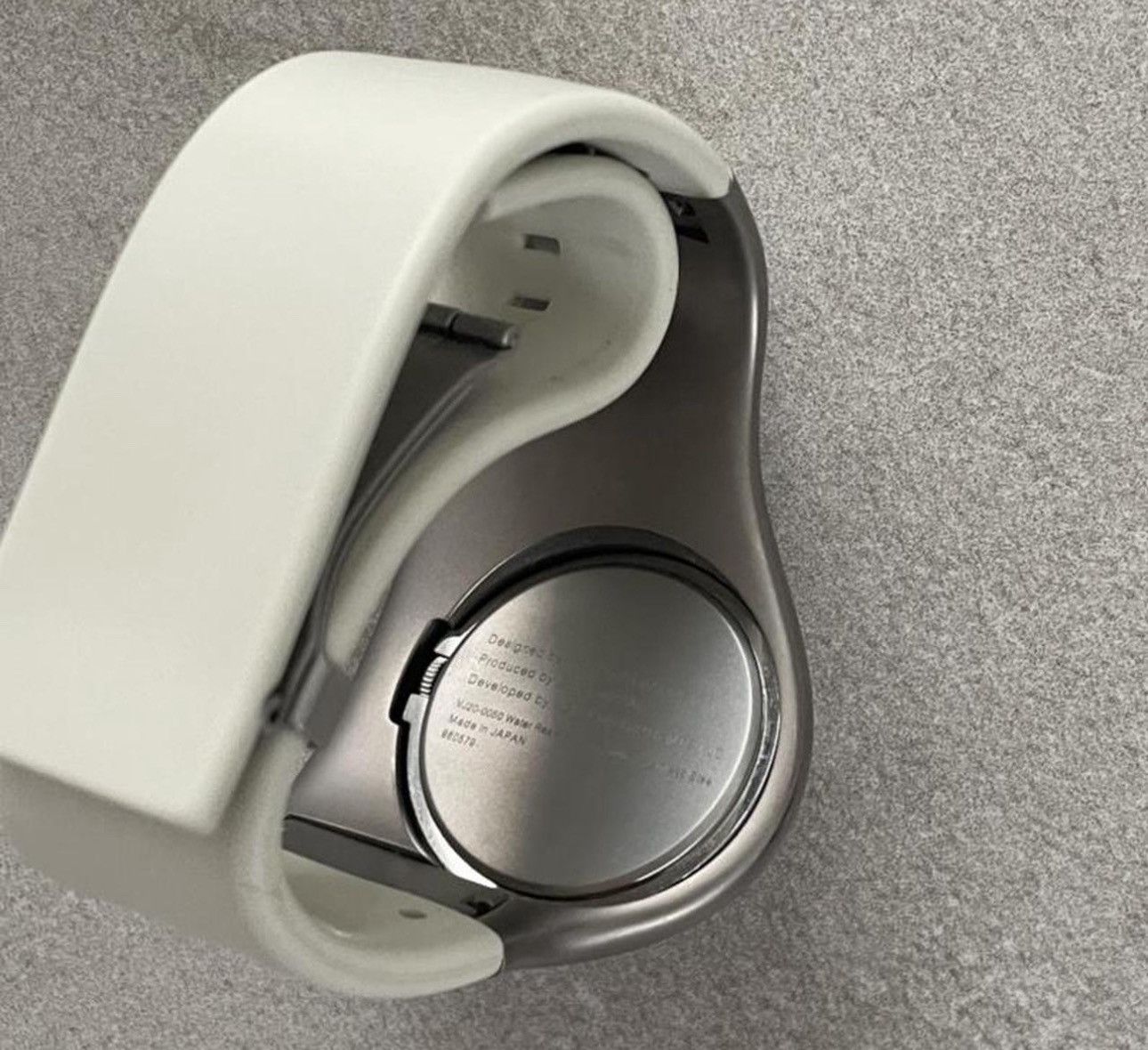 Hu | ISSEY MIYAKE WATCH