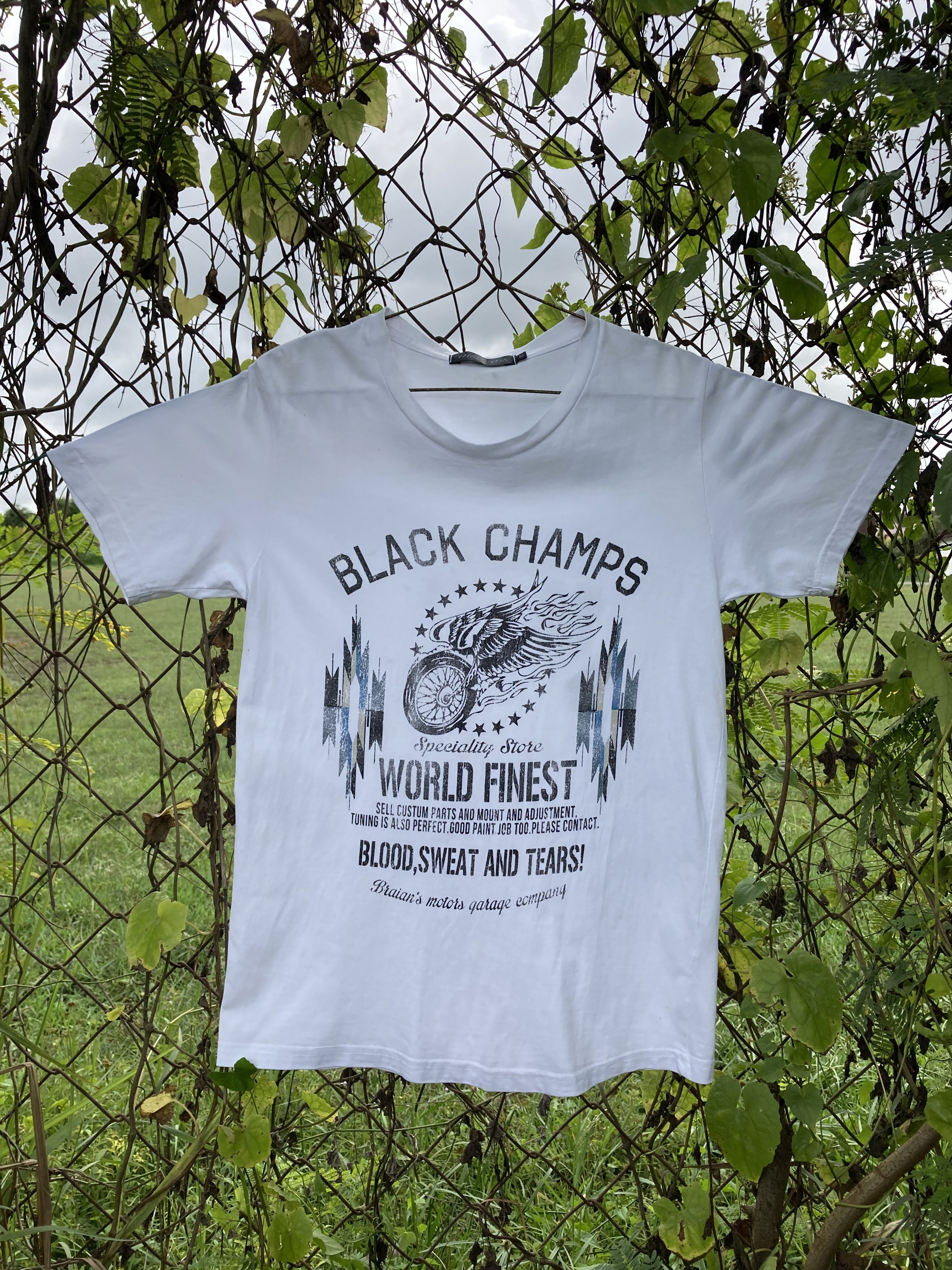 ThruxtonBlack champs Tee