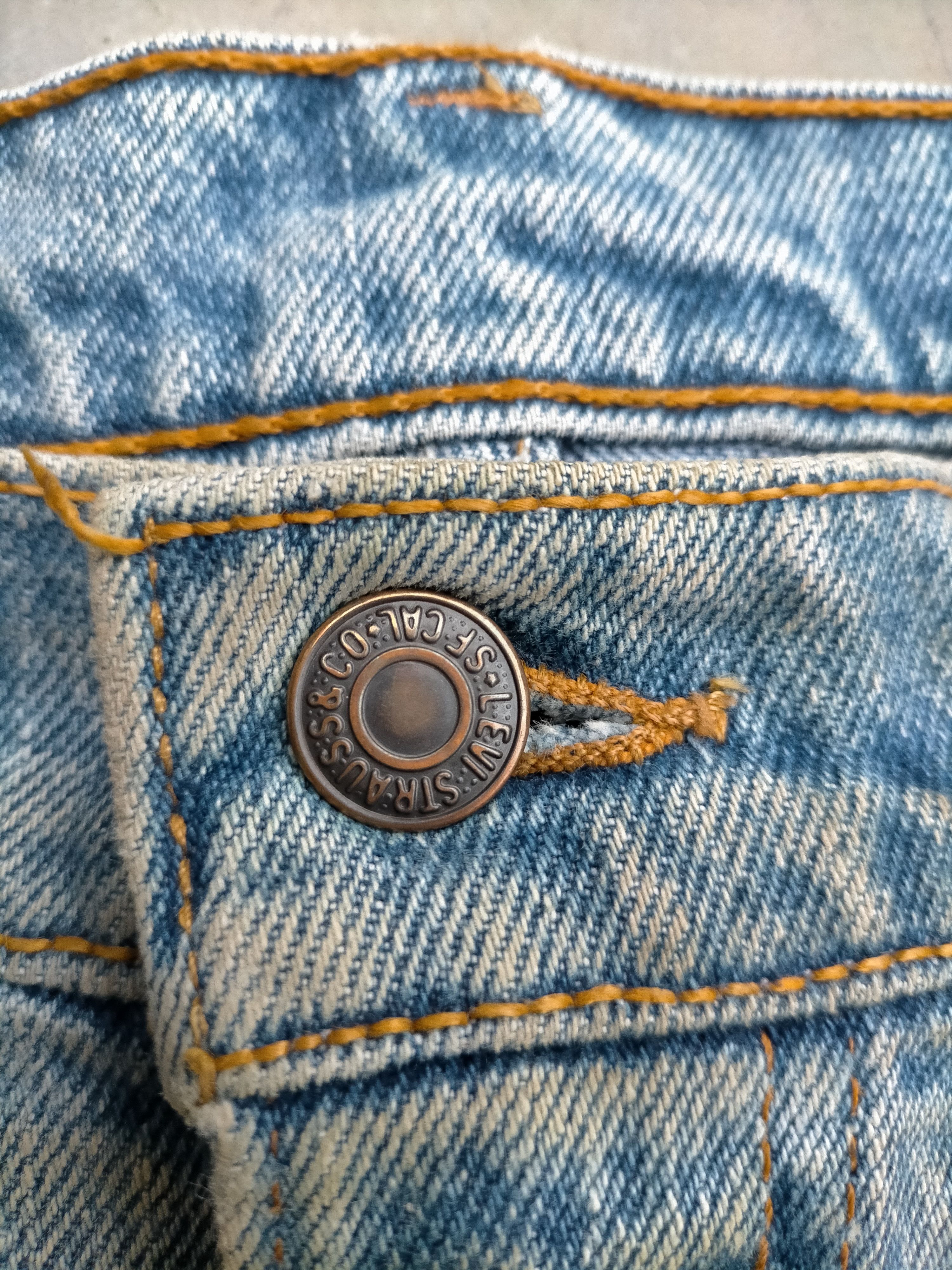 Levi's Vintage Clothing Levis 550 Relaxed Fit Tappered Leg Denim jeans Size US 35 - 16 Thumbnail
