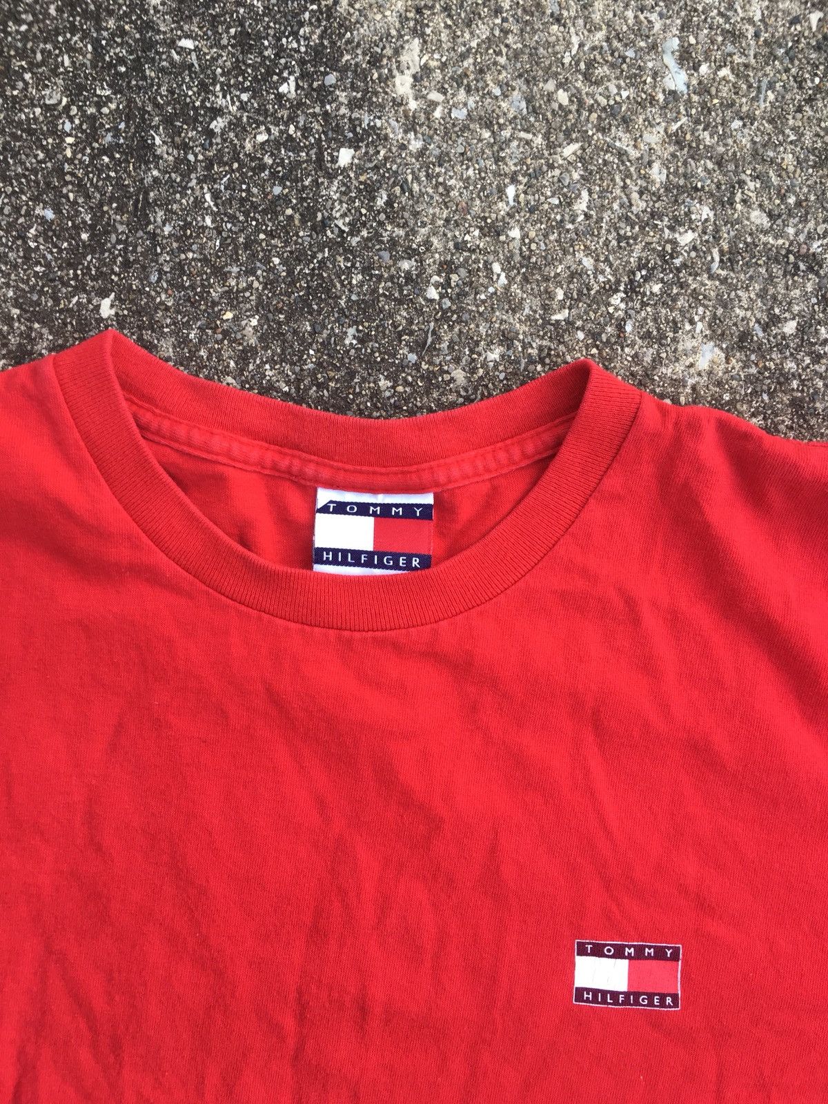 Tommy Hilfiger × Vintage Vintage Tommy Hilfiger Tee Size US L / EU 52-54 / 3 - 1 Thumbnail