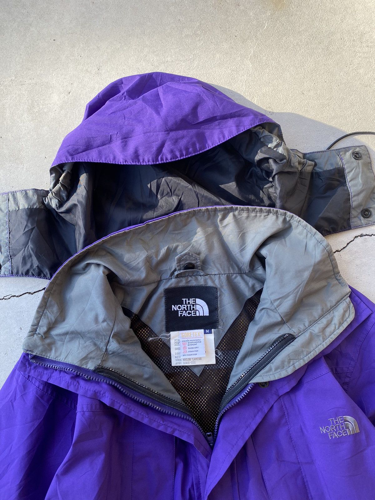 Goretex Vintage northface grape goretex jacket Size US M / EU 48-50 / 2 - 5 Thumbnail