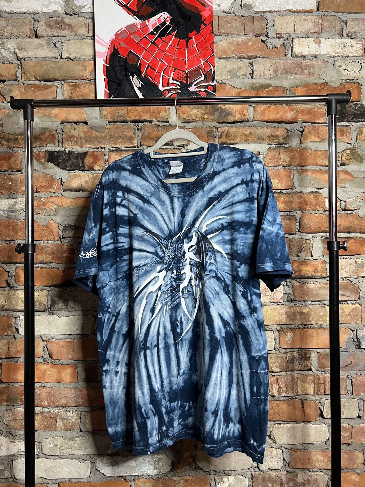 Vintage Vintage y2k Dragon blue white Graphic T Shirt 90s Size US XL / EU 56 / 4 - 1 Thumbnail