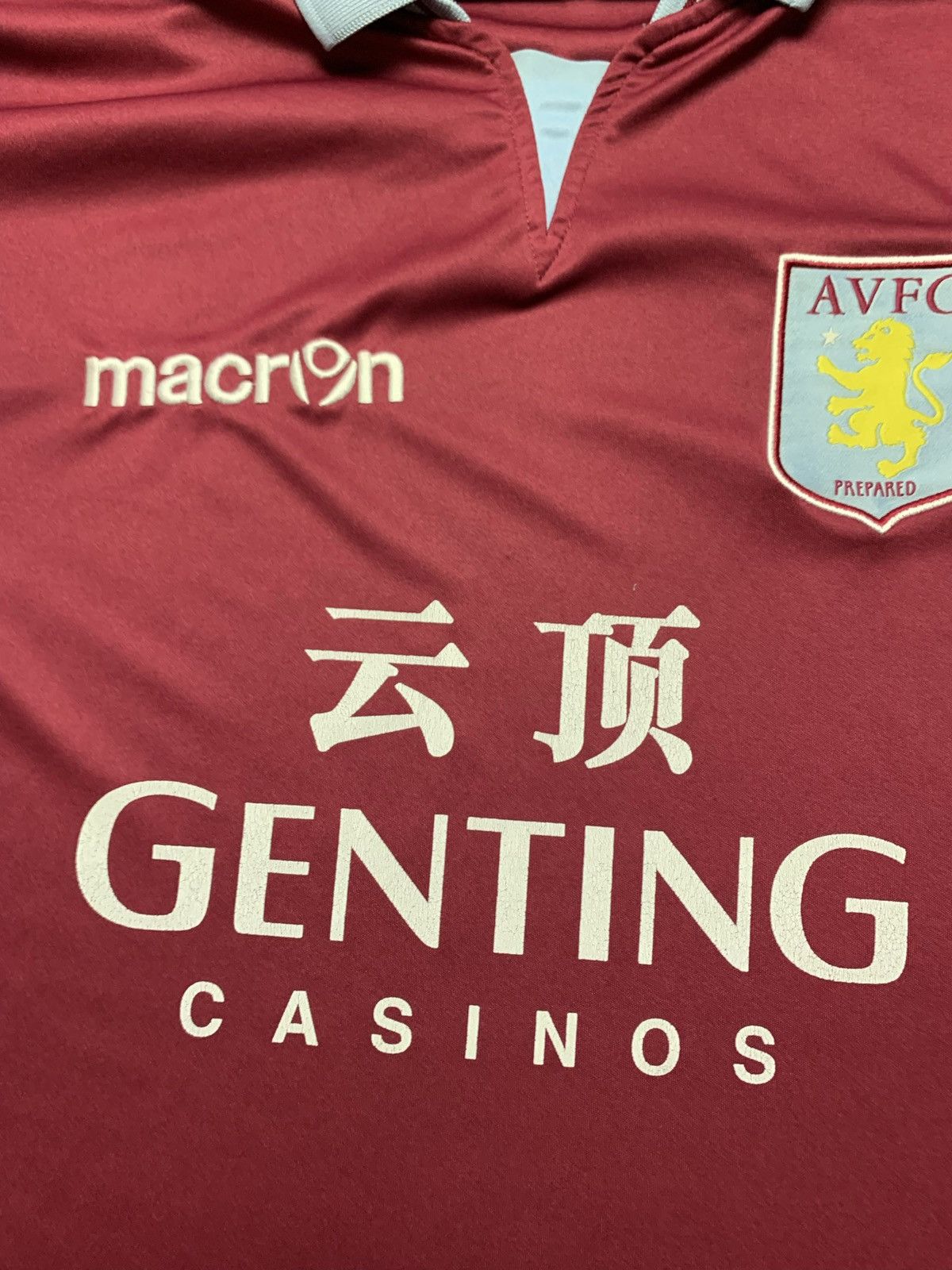 Vintage Vintage soccer jersey Aston villa size M logo Size US M / EU 48-50 / 2 - 6 Thumbnail